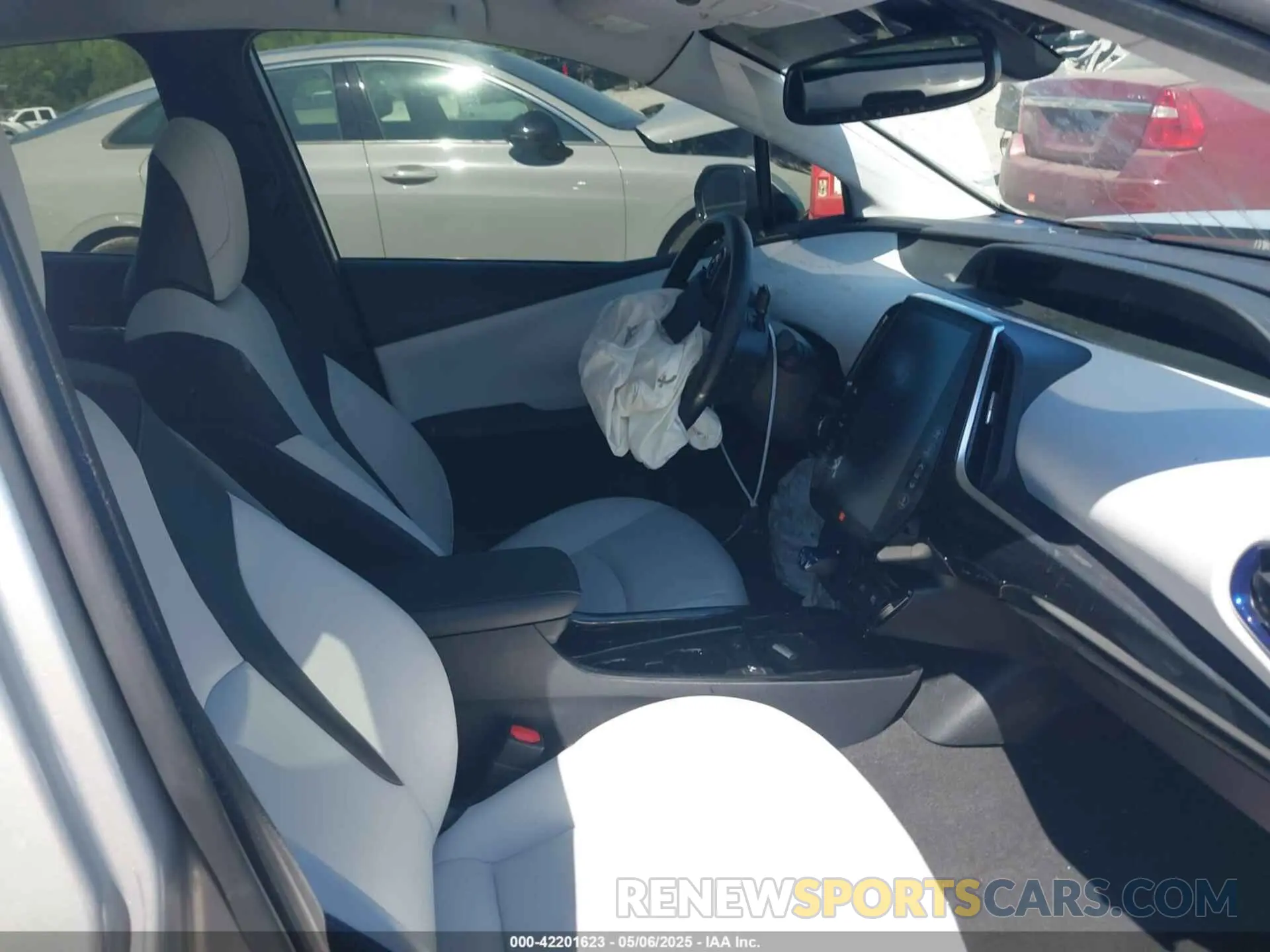 5 Photograph of a damaged car JTDKARFUXL3125434 TOYOTA PRIUS 2020