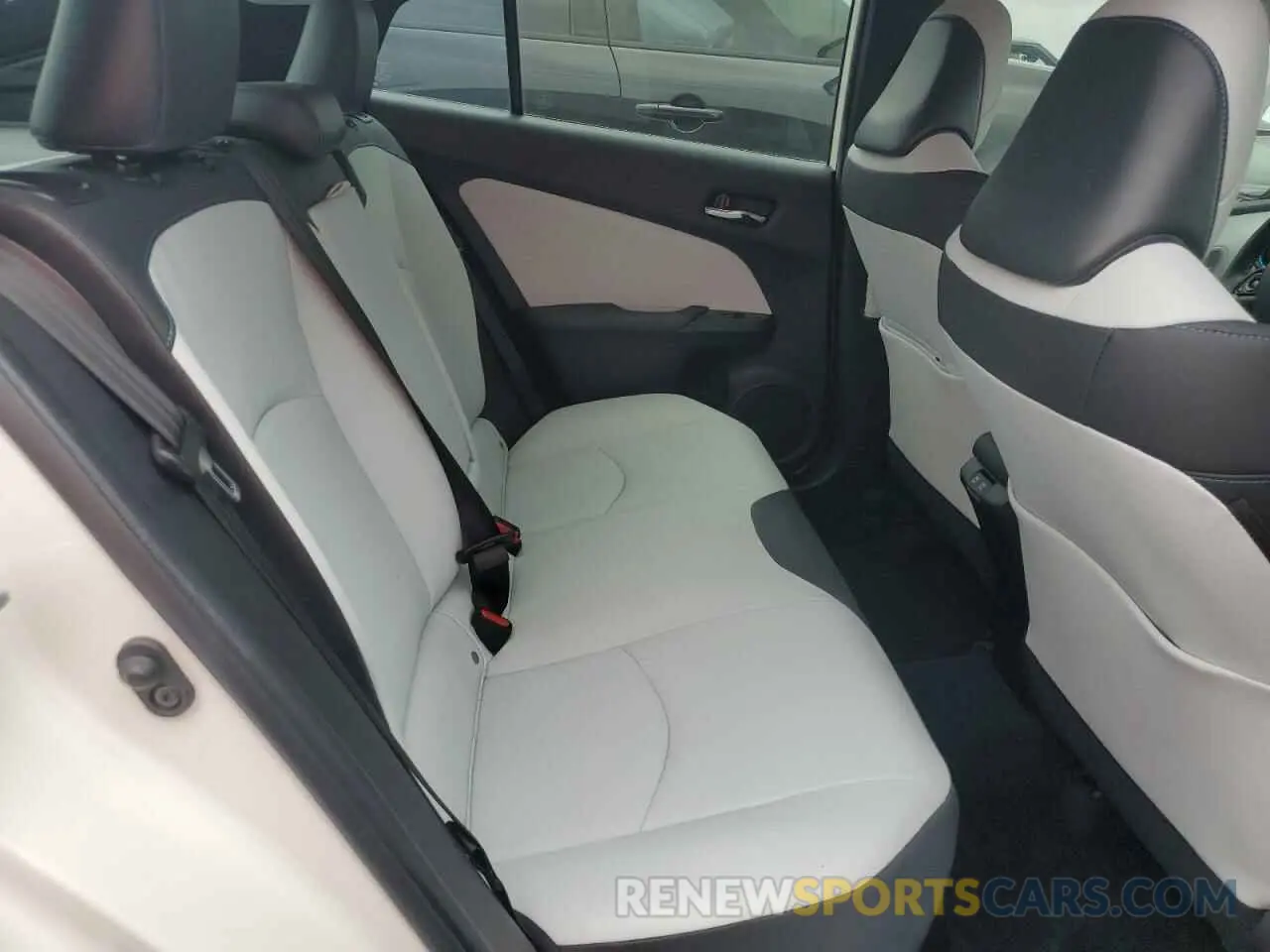 10 Photograph of a damaged car JTDL9RFU1L3022335 TOYOTA PRIUS 2020