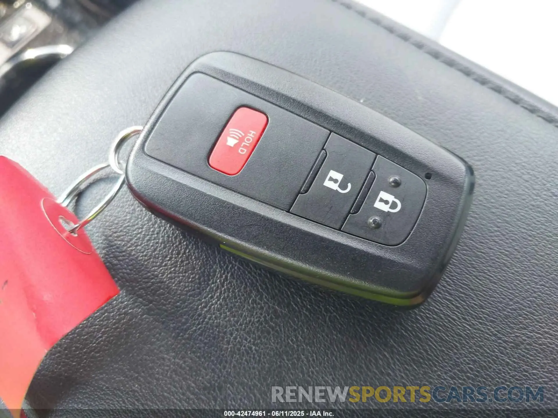 11 Photograph of a damaged car JTDL9RFU2L3019122 TOYOTA PRIUS 2020