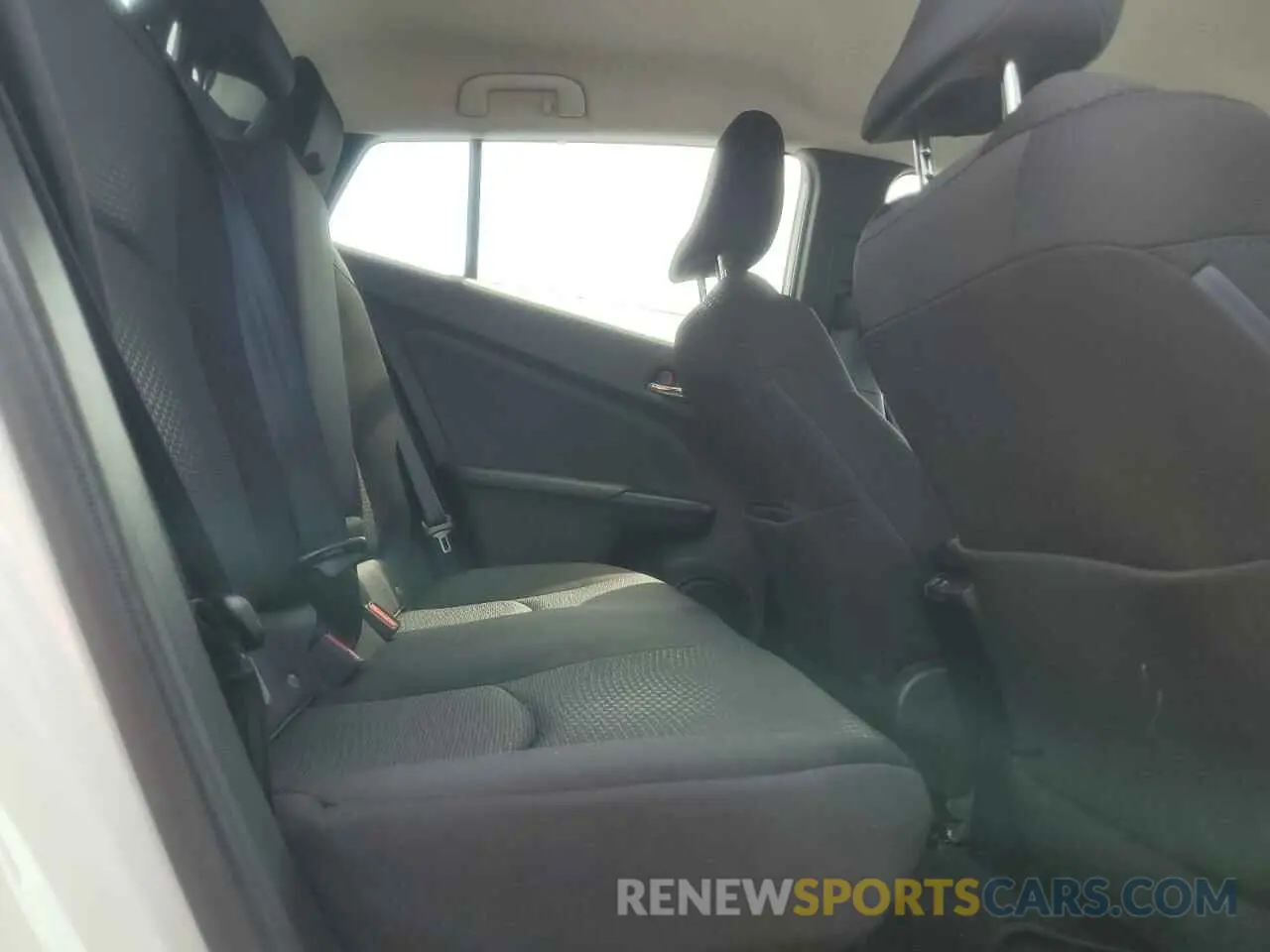 10 Photograph of a damaged car JTDL9RFU2L3019735 TOYOTA PRIUS 2020