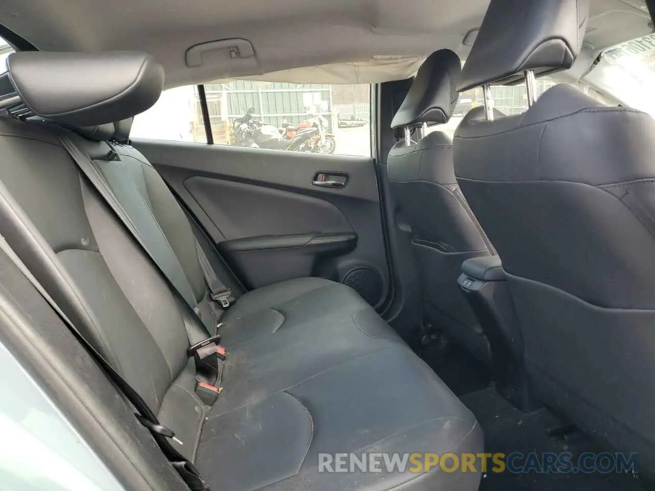 10 Photograph of a damaged car JTDL9RFU2L3021663 TOYOTA PRIUS 2020