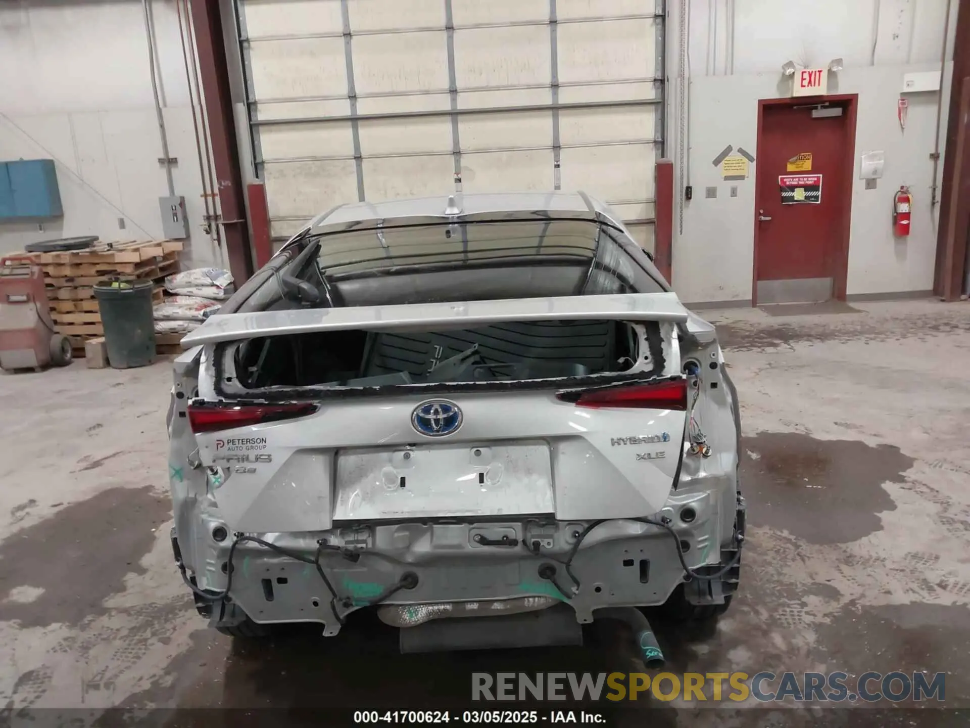 16 Photograph of a damaged car JTDL9RFU3L3019534 TOYOTA PRIUS 2020