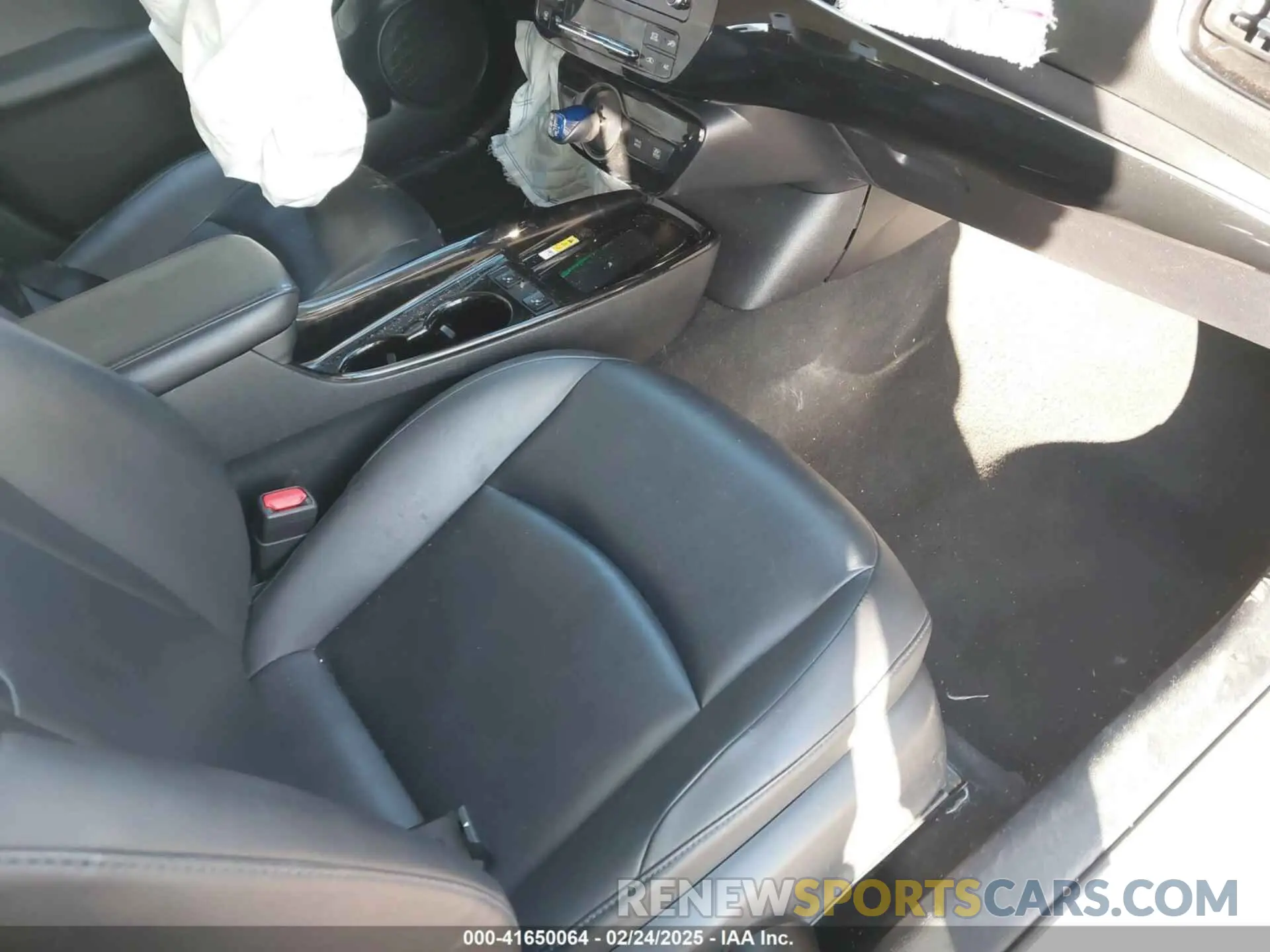 5 Photograph of a damaged car JTDL9RFU5L3013217 TOYOTA PRIUS 2020