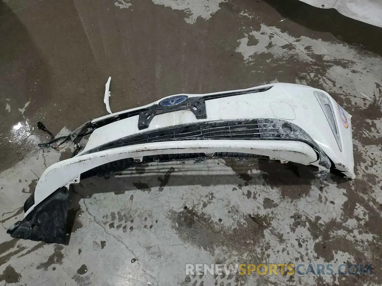 12 Photograph of a damaged car JTDL9RFU5L3022306 TOYOTA PRIUS 2020