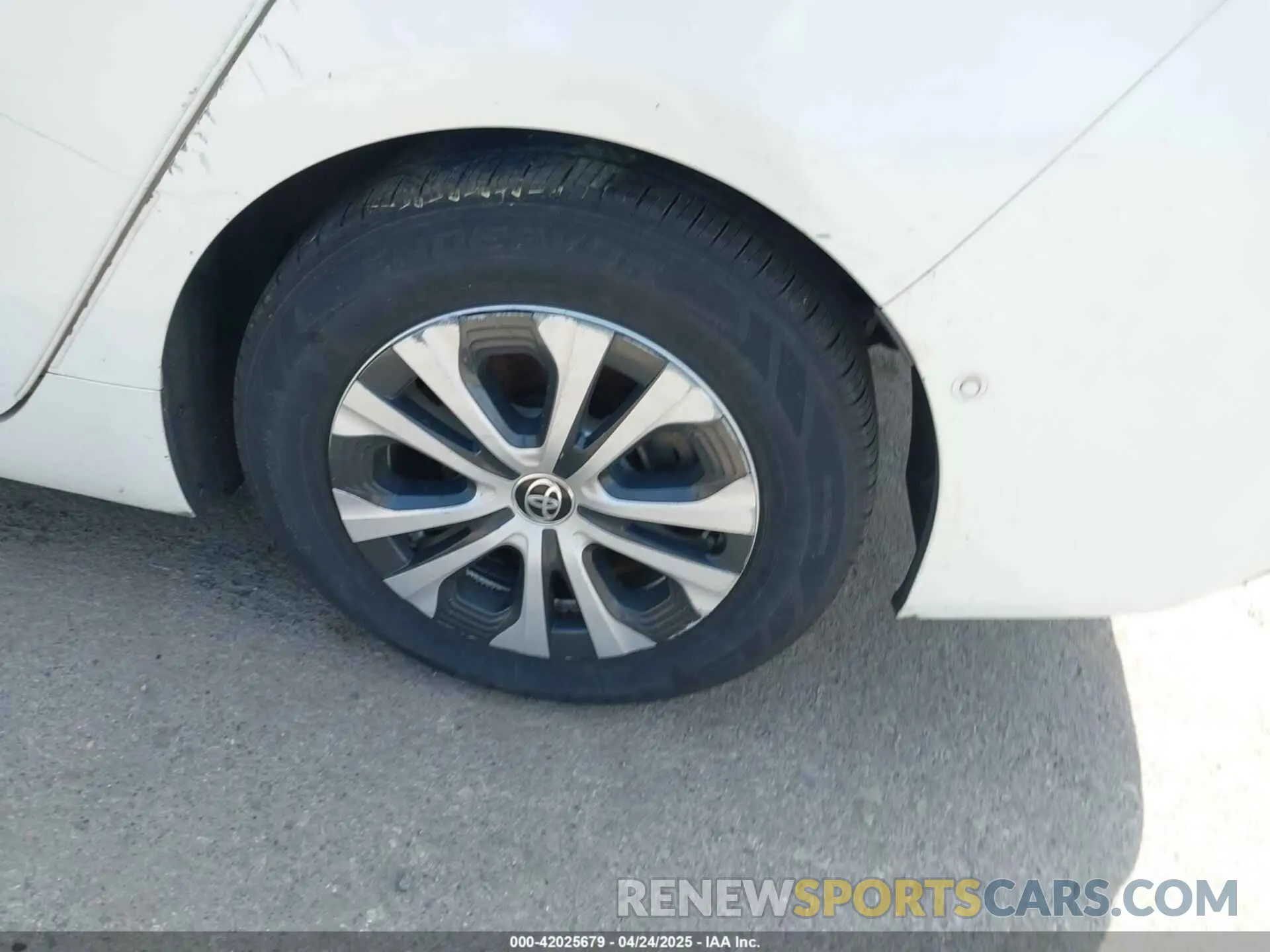 11 Photograph of a damaged car JTDL9RFU7L3019326 TOYOTA PRIUS 2020