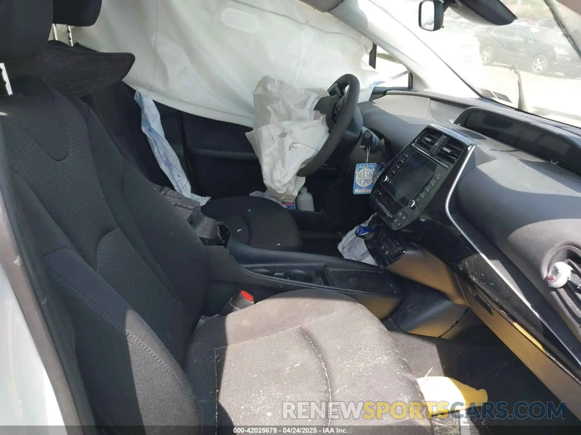 5 Photograph of a damaged car JTDL9RFU7L3019326 TOYOTA PRIUS 2020