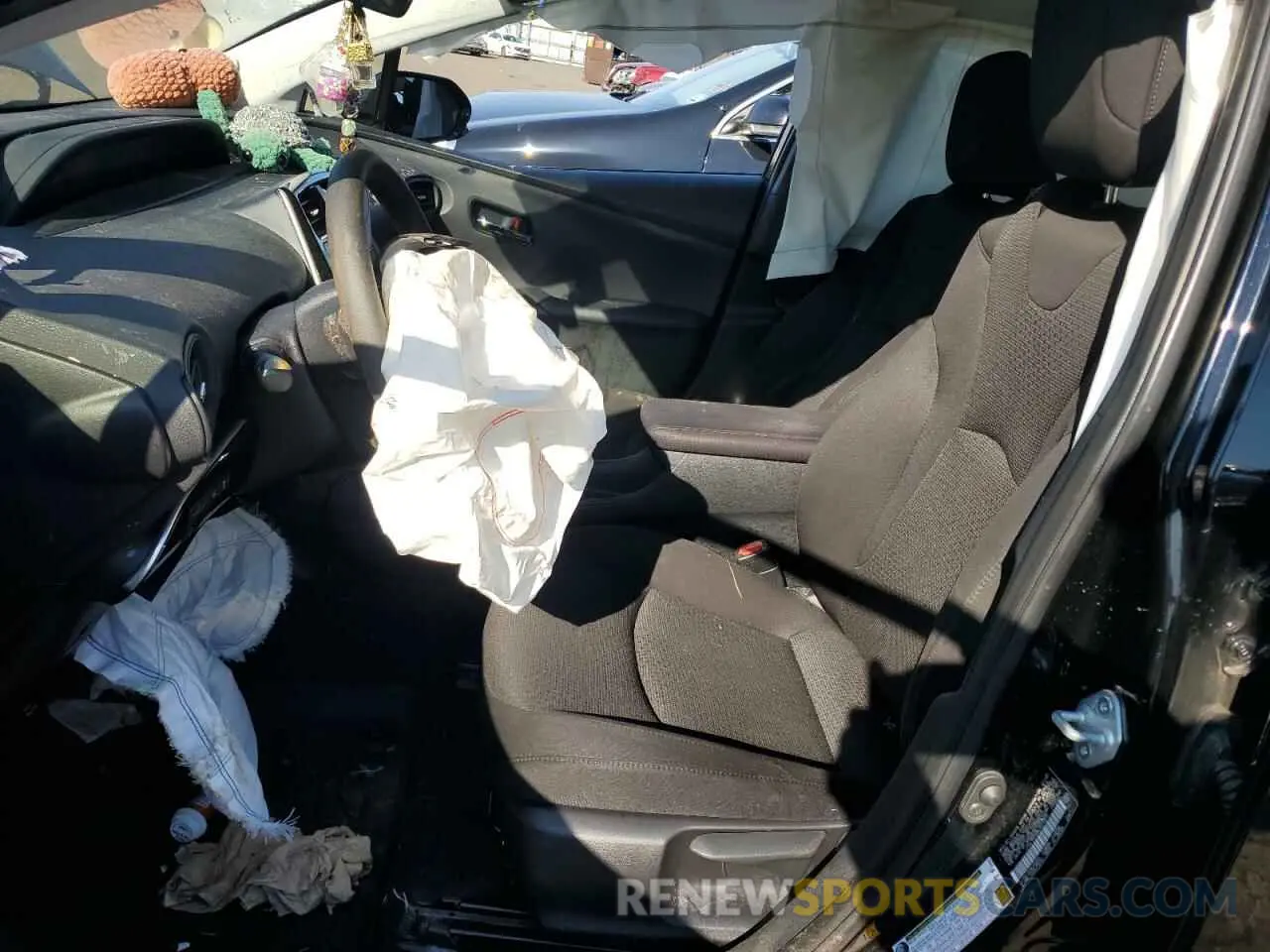 7 Photograph of a damaged car JTDL9RFU8L3019335 TOYOTA PRIUS 2020