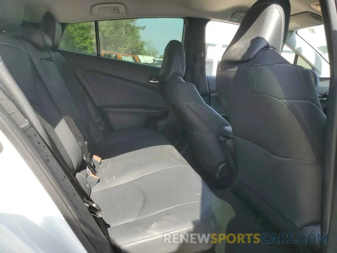 10 Photograph of a damaged car JTDKAMFP4M3175809 TOYOTA PRIUS 2021