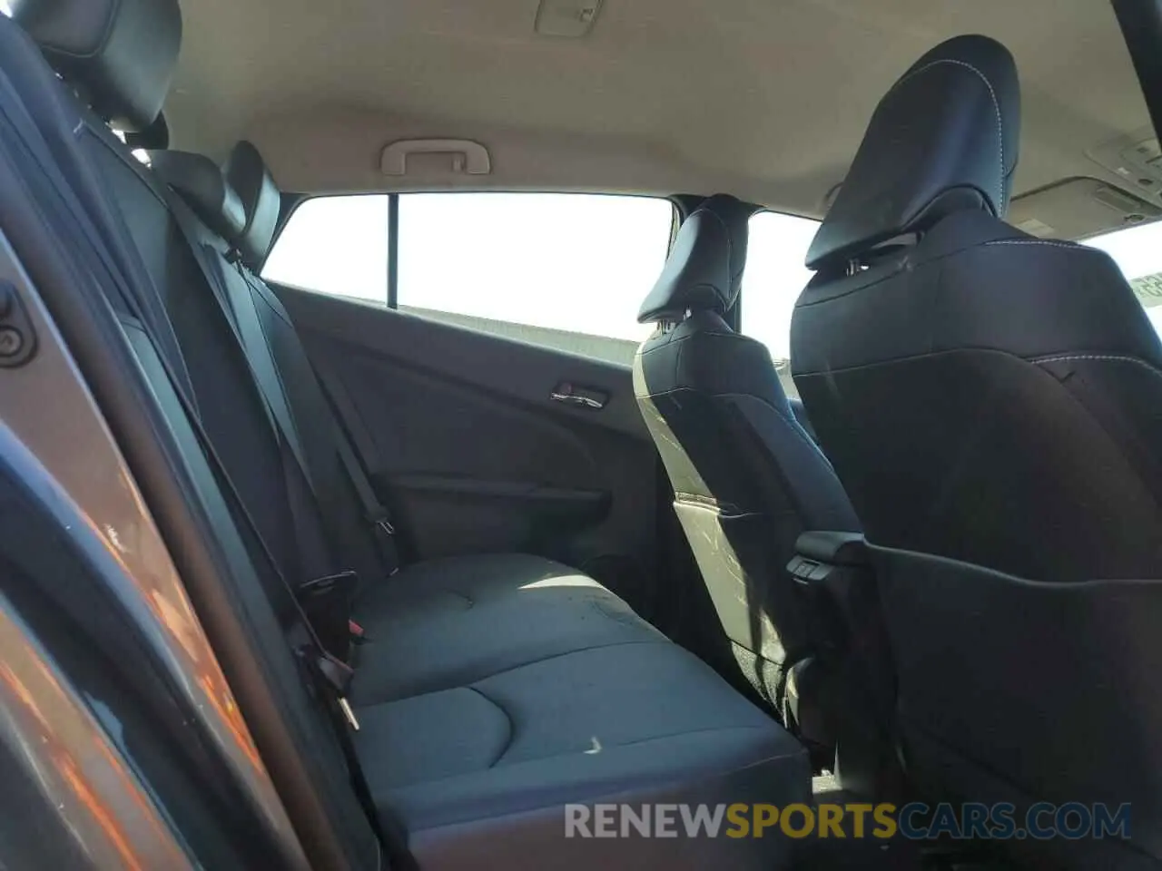 10 Photograph of a damaged car JTDKAMFP7M3185847 TOYOTA PRIUS 2021