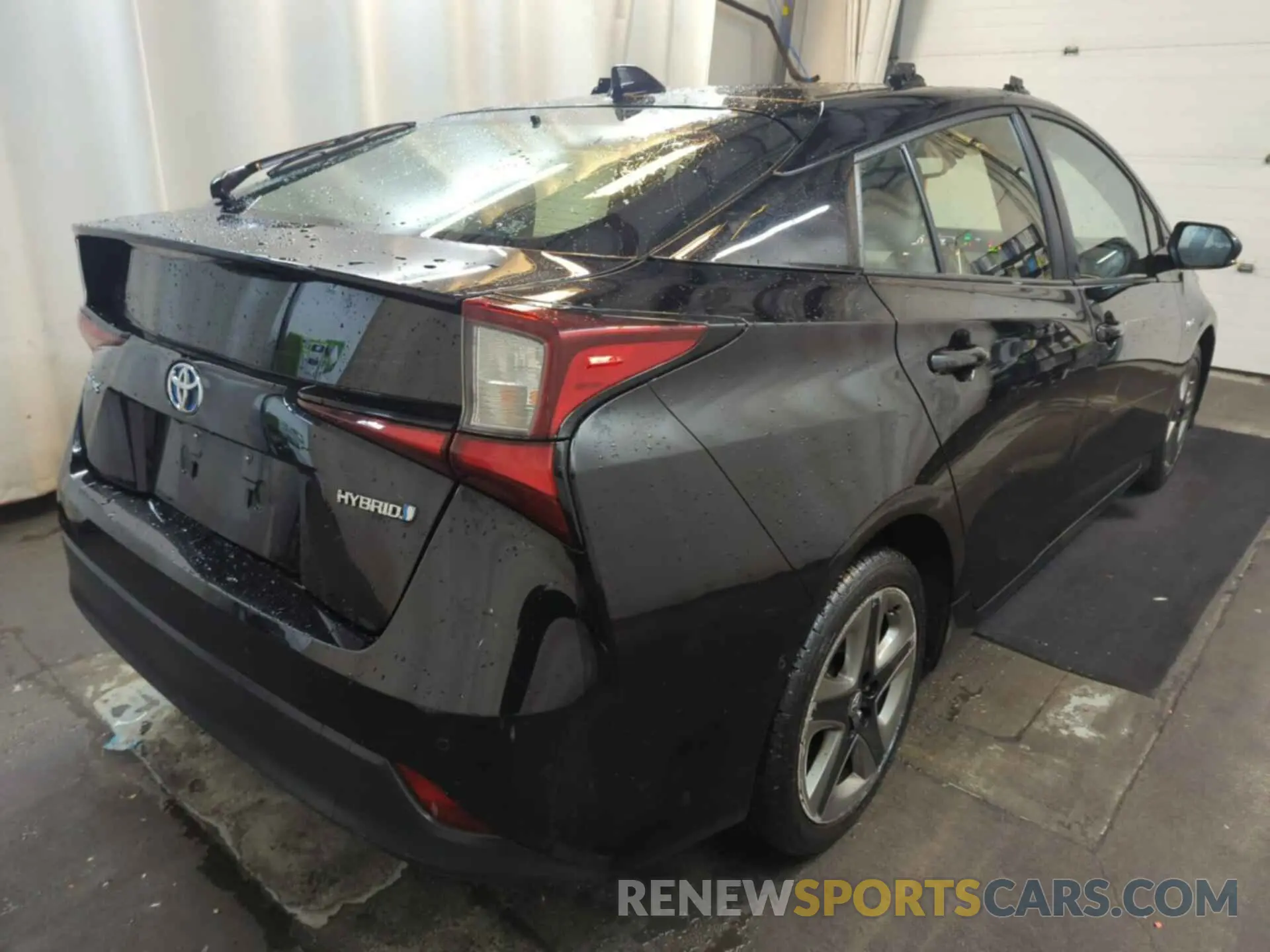 37 Photograph of a damaged car JTDKAMFU0M3136558 TOYOTA PRIUS 2021