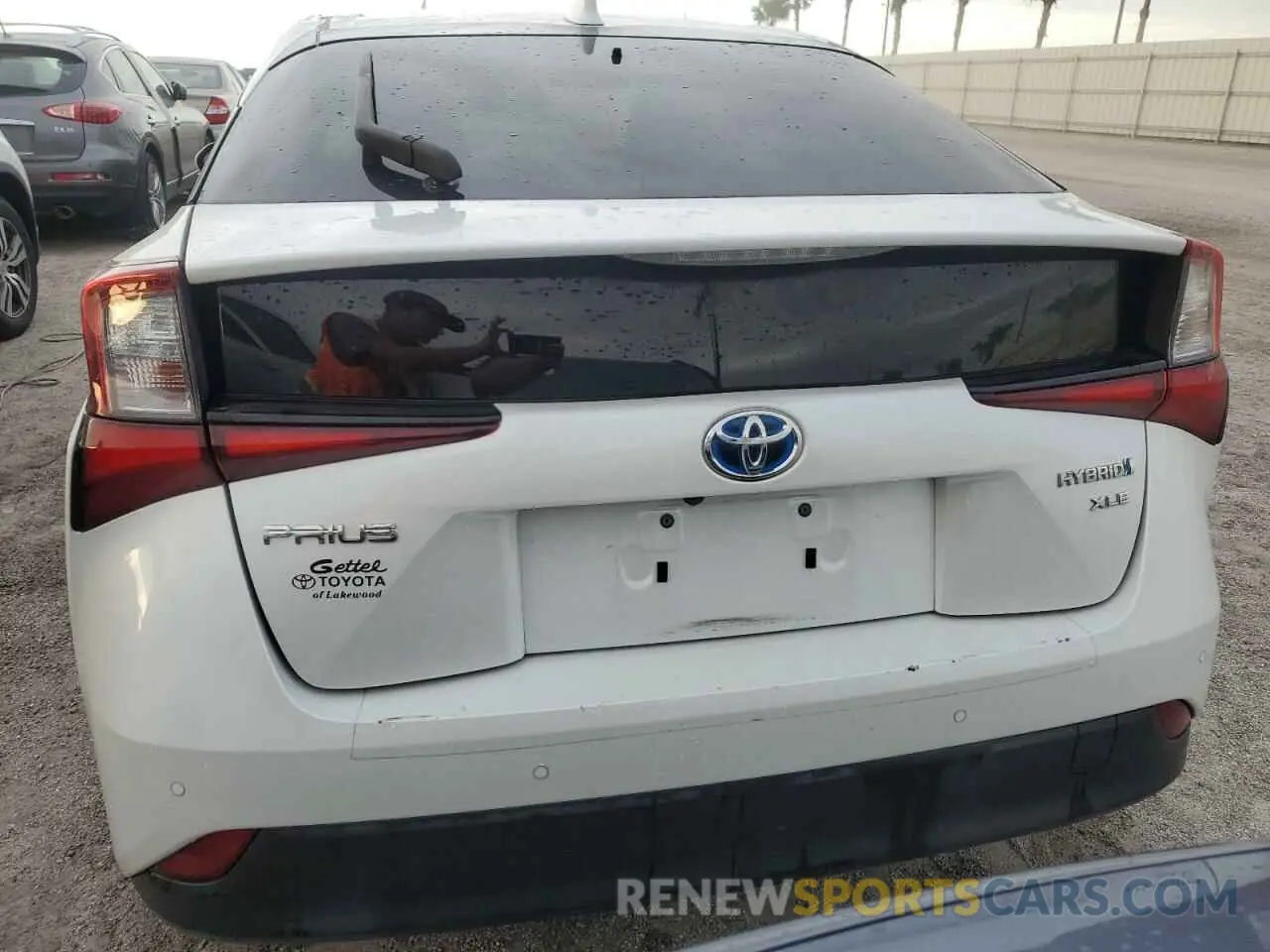 6 Photograph of a damaged car JTDKAMFU0M3137385 TOYOTA PRIUS 2021