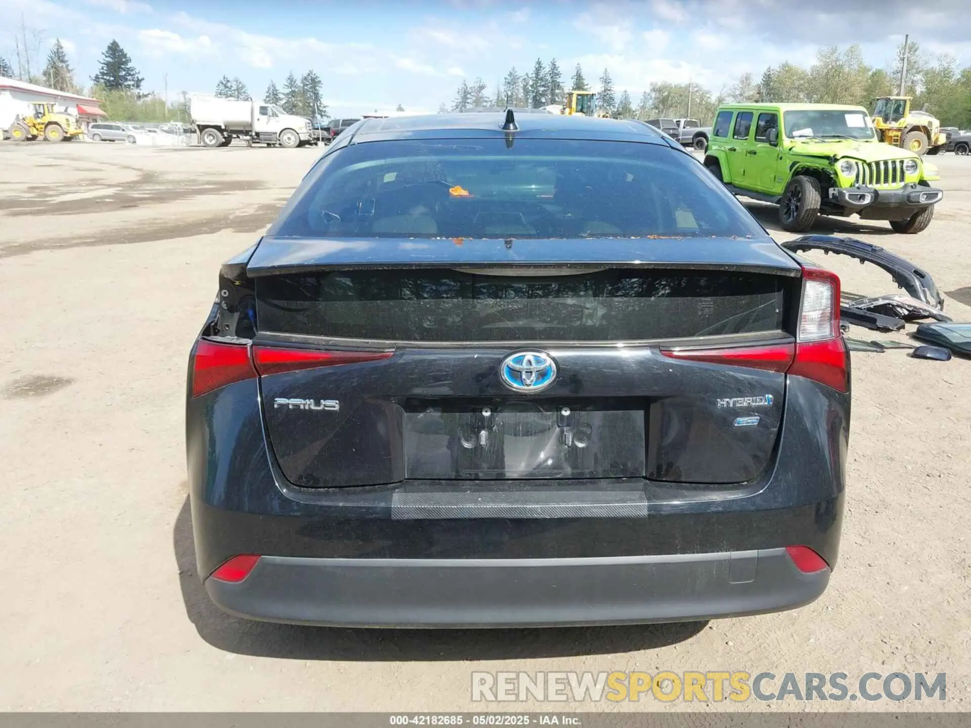 17 Photograph of a damaged car JTDKAMFU3M3140233 TOYOTA PRIUS 2021