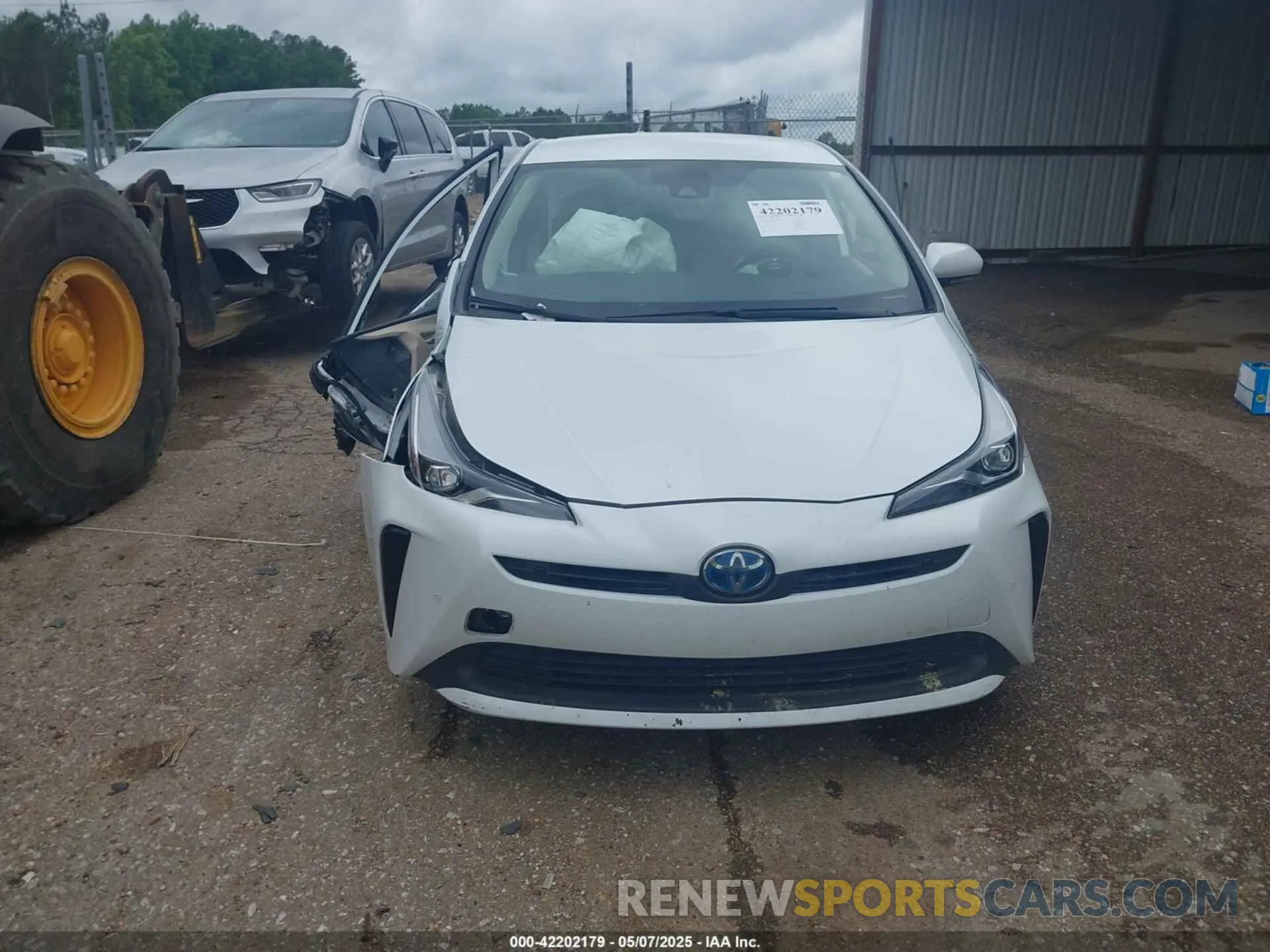 11 Photograph of a damaged car JTDKAMFU4M3130441 TOYOTA PRIUS 2021