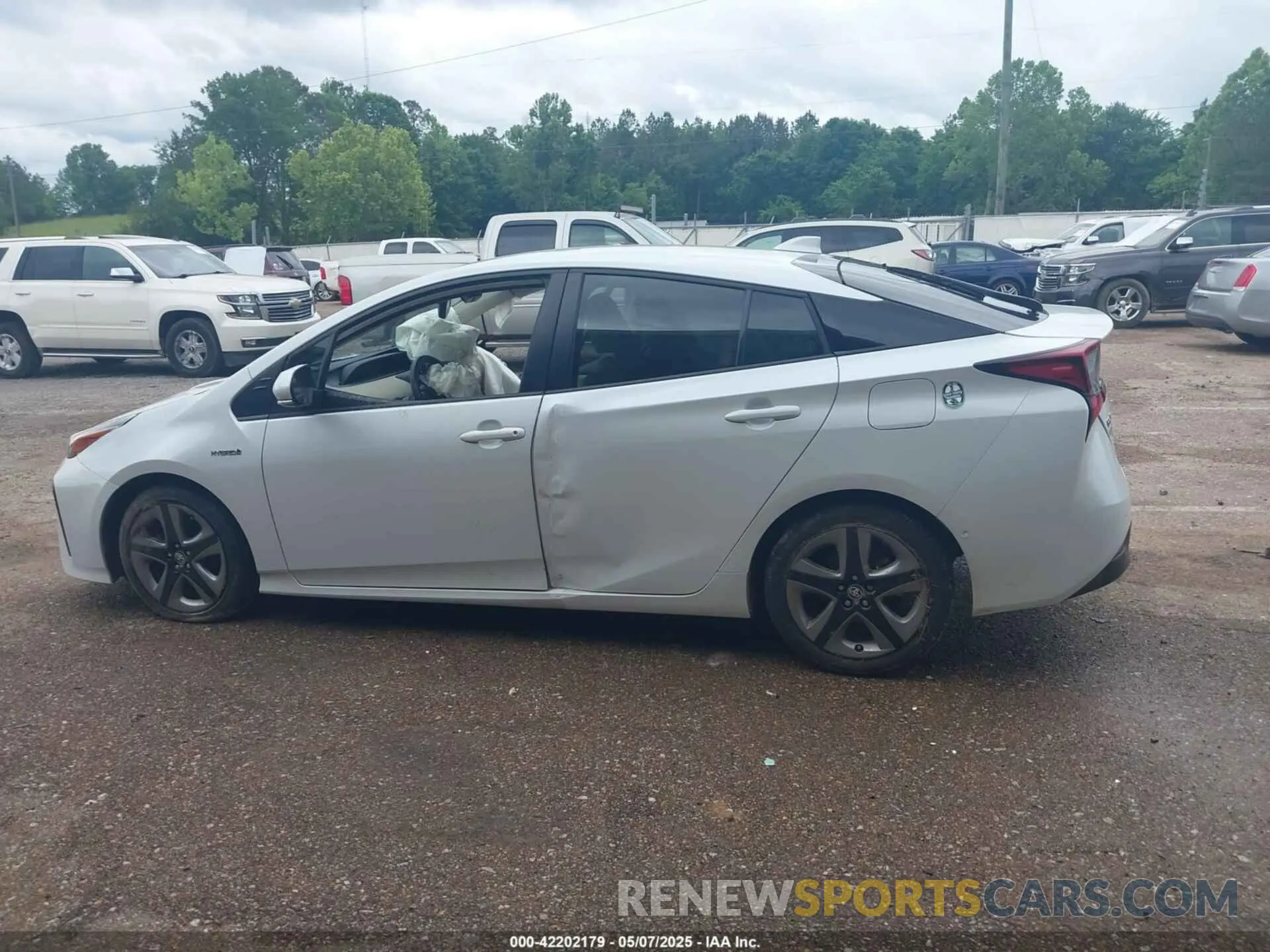 13 Photograph of a damaged car JTDKAMFU4M3130441 TOYOTA PRIUS 2021