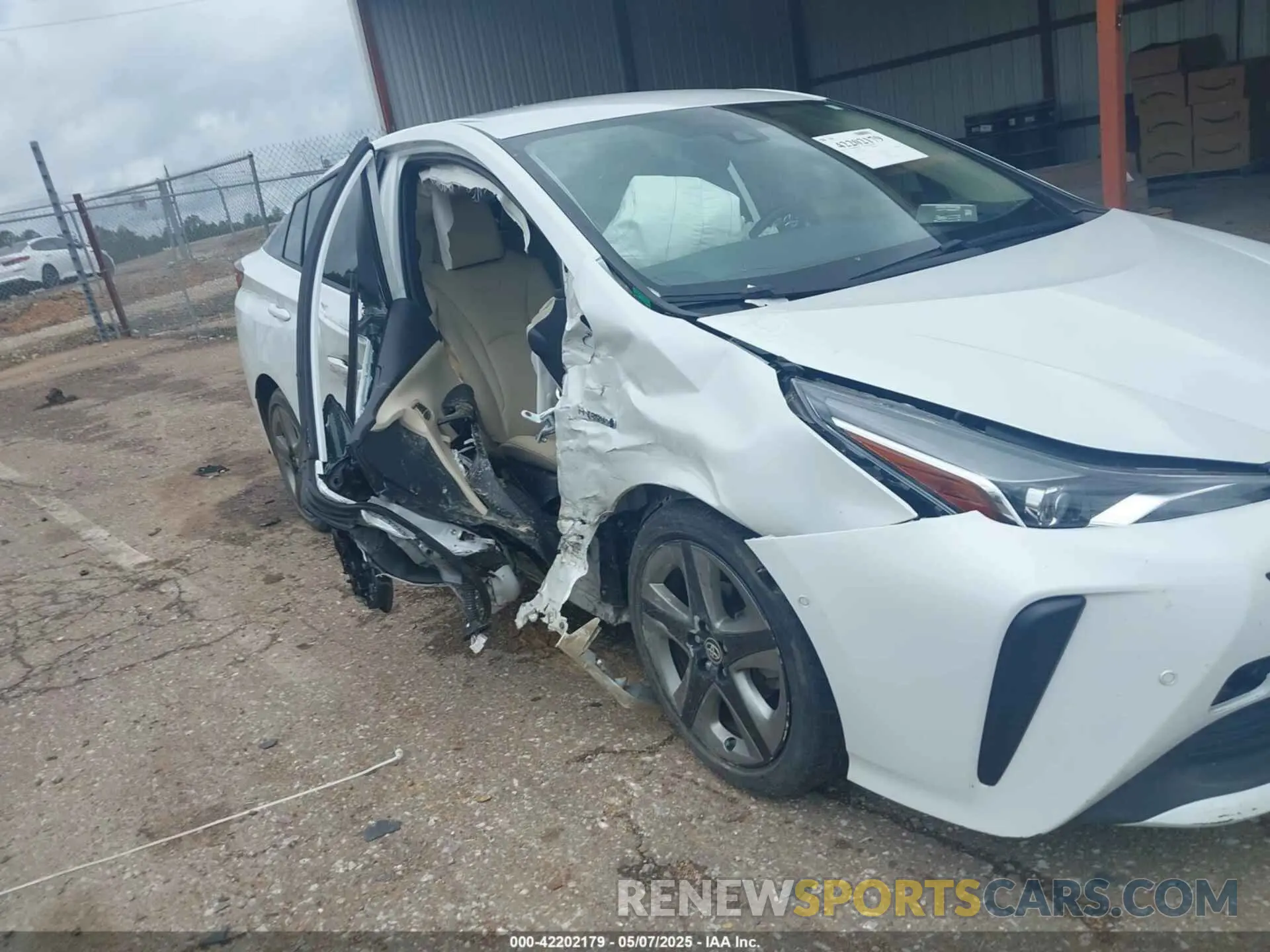 18 Photograph of a damaged car JTDKAMFU4M3130441 TOYOTA PRIUS 2021