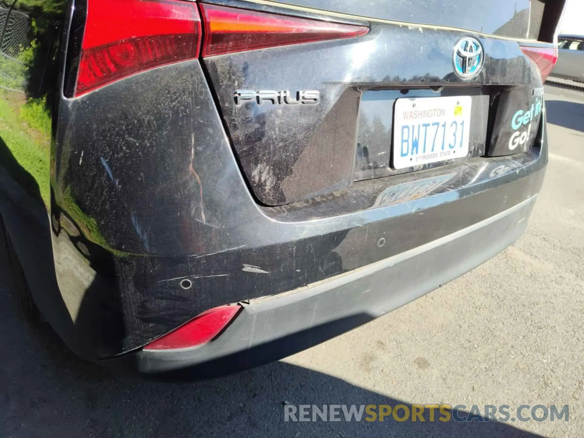 10 Photograph of a damaged car JTDKAMFU4M3136059 TOYOTA PRIUS 2021
