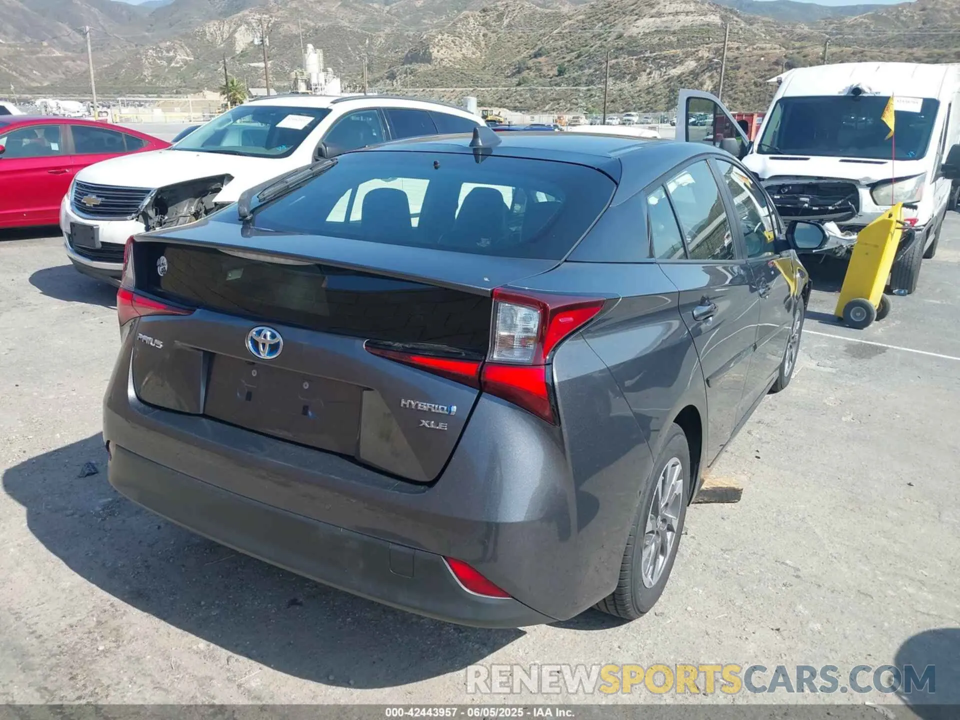 4 Photograph of a damaged car JTDKAMFU4M3144985 TOYOTA PRIUS 2021
