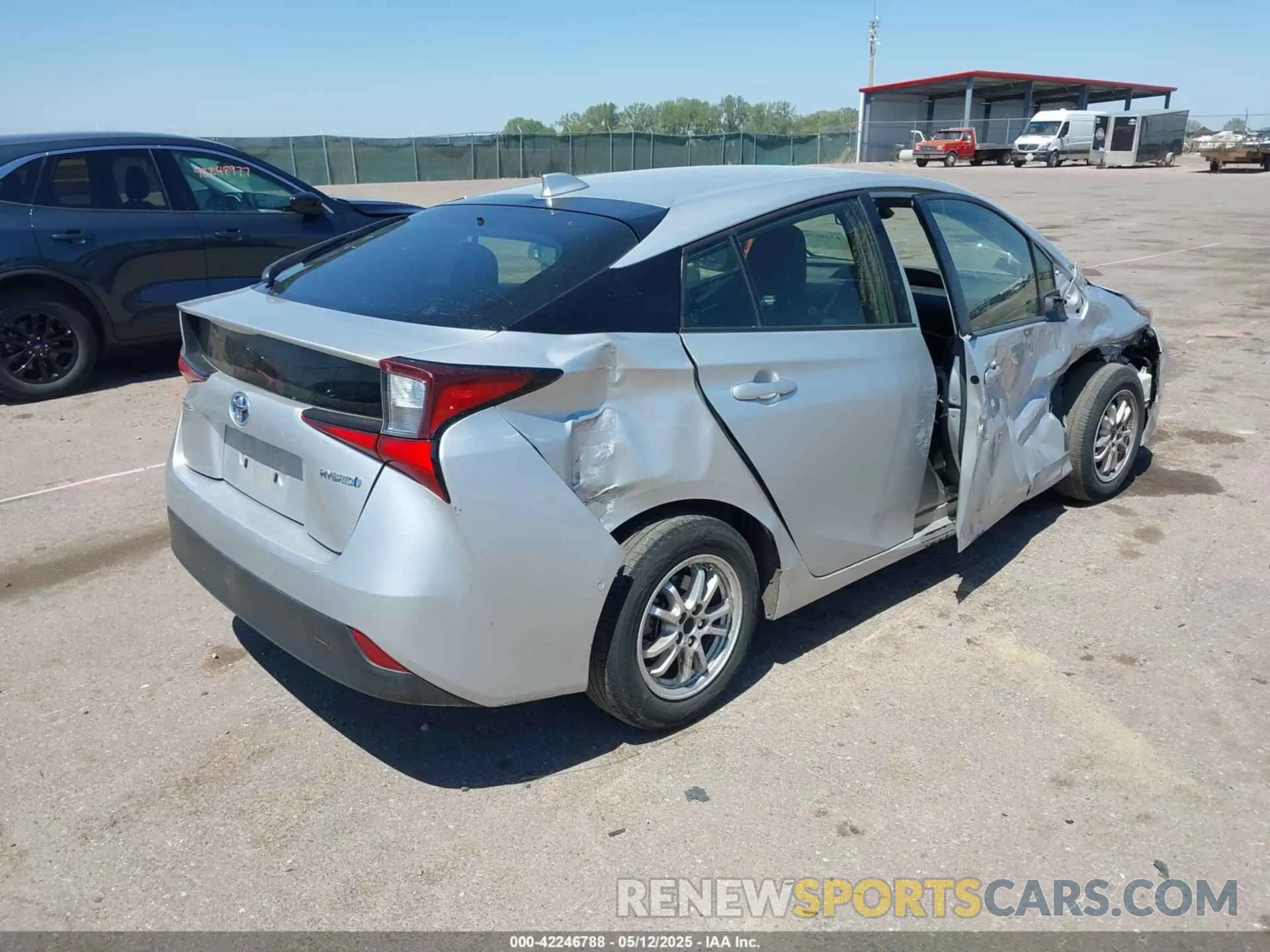 4 Photograph of a damaged car JTDKAMFU4M3148082 TOYOTA PRIUS 2021