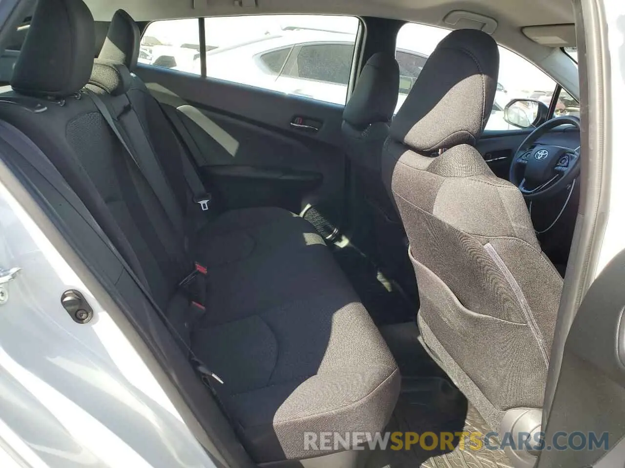 10 Photograph of a damaged car JTDKAMFU5M3130139 TOYOTA PRIUS 2021