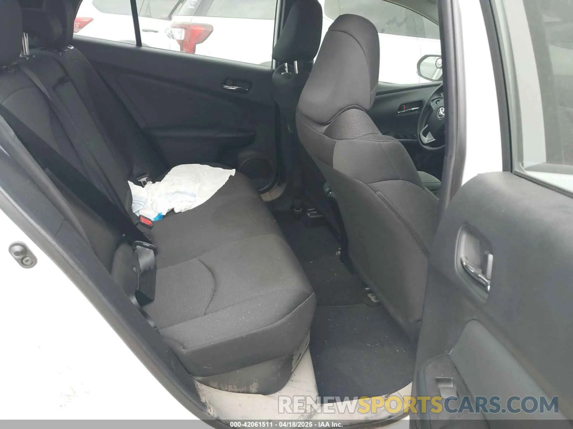 8 Photograph of a damaged car JTDKAMFU5M3132103 TOYOTA PRIUS 2021