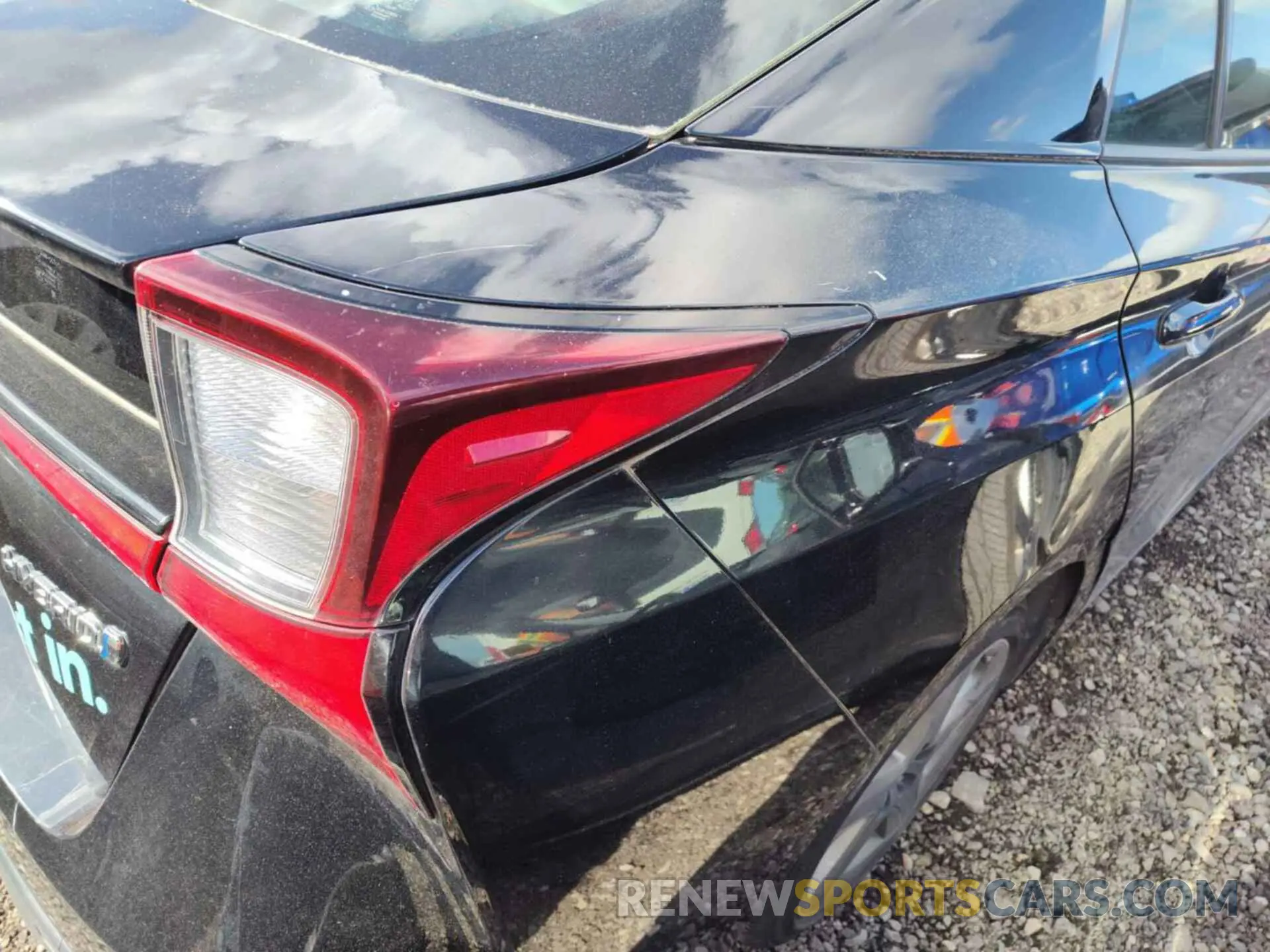 13 Photograph of a damaged car JTDKAMFU5M3136426 TOYOTA PRIUS 2021