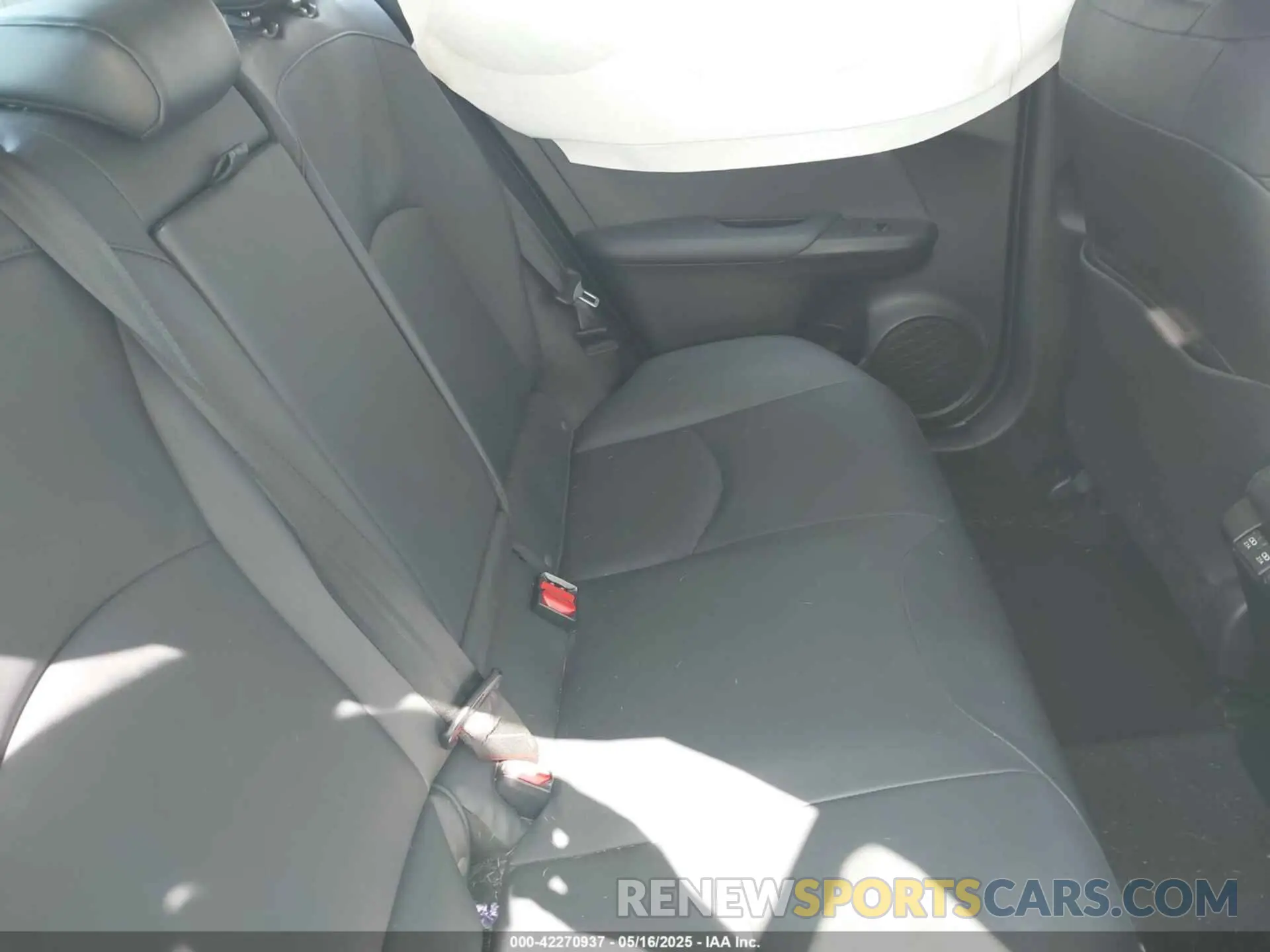 8 Photograph of a damaged car JTDKAMFU5M3137298 TOYOTA PRIUS 2021