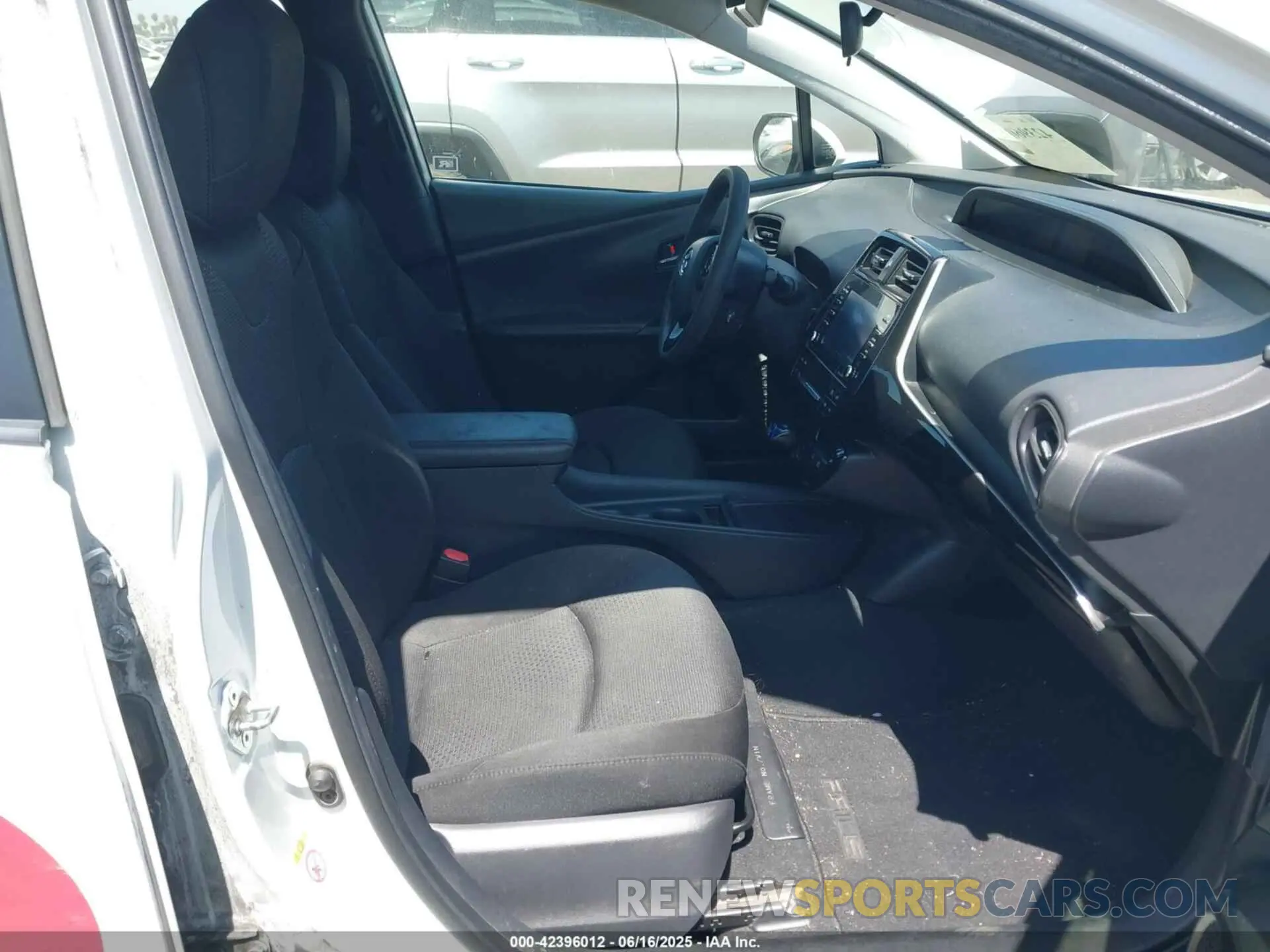5 Photograph of a damaged car JTDKAMFU5M3142159 TOYOTA PRIUS 2021