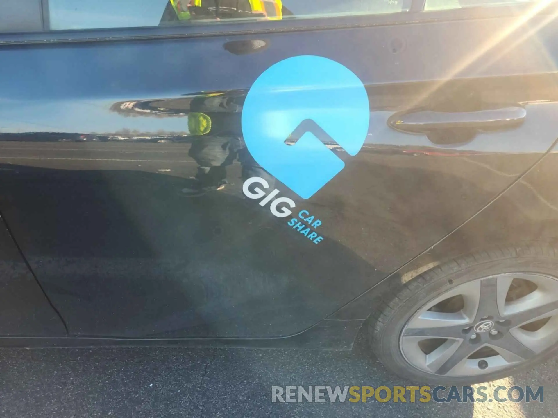 21 Photograph of a damaged car JTDKAMFU6M3136001 TOYOTA PRIUS 2021