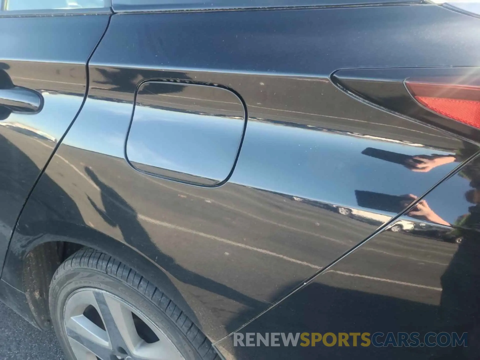 5 Photograph of a damaged car JTDKAMFU6M3136001 TOYOTA PRIUS 2021