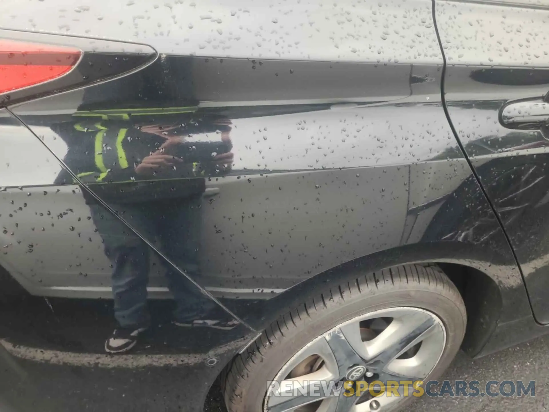 21 Photograph of a damaged car JTDKAMFU6M3136032 TOYOTA PRIUS 2021