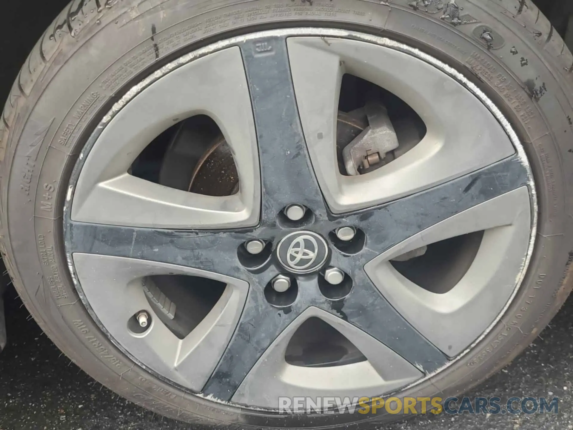33 Photograph of a damaged car JTDKAMFU6M3136032 TOYOTA PRIUS 2021
