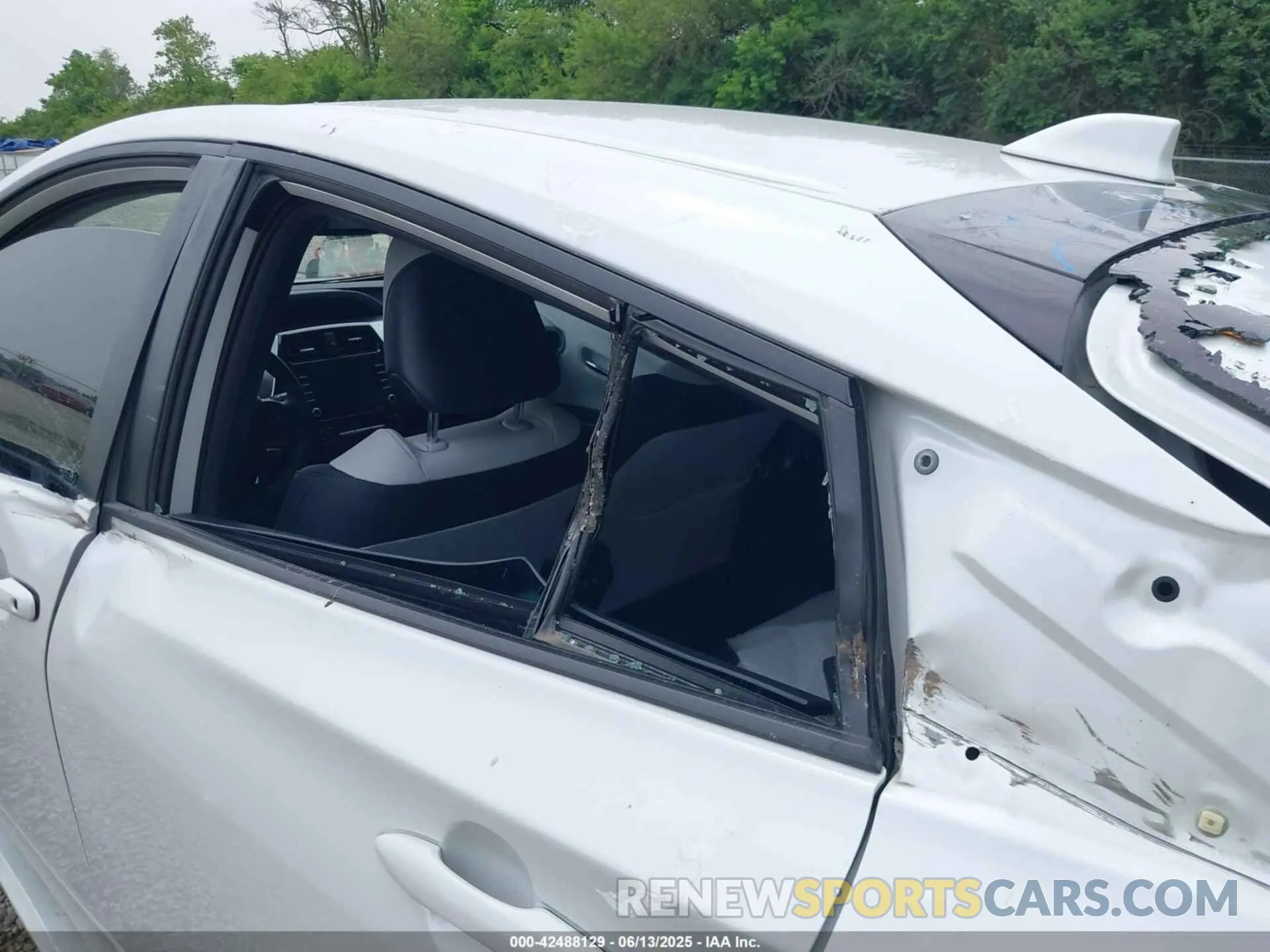 18 Photograph of a damaged car JTDKAMFU6M3137679 TOYOTA PRIUS 2021