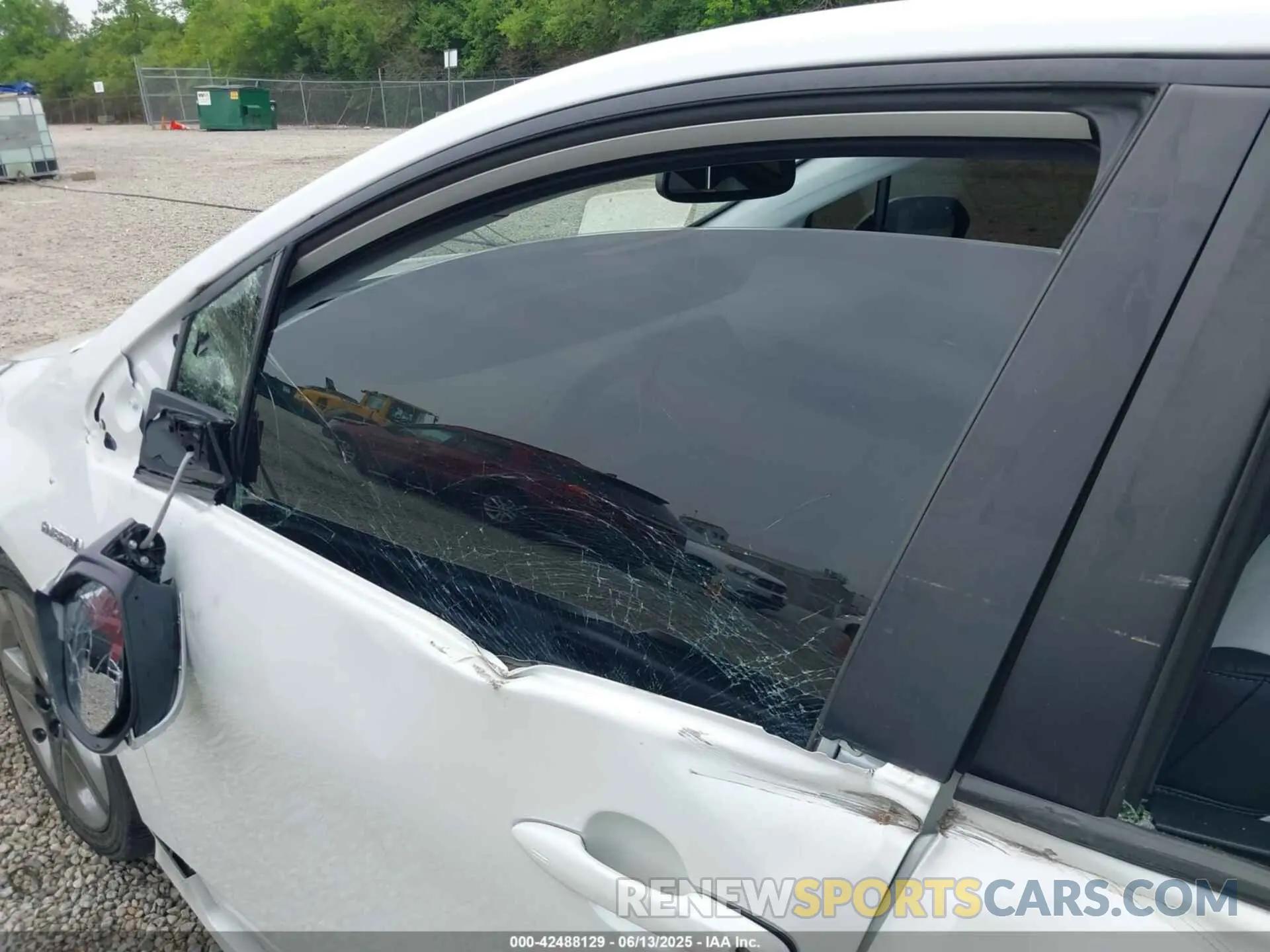 19 Photograph of a damaged car JTDKAMFU6M3137679 TOYOTA PRIUS 2021