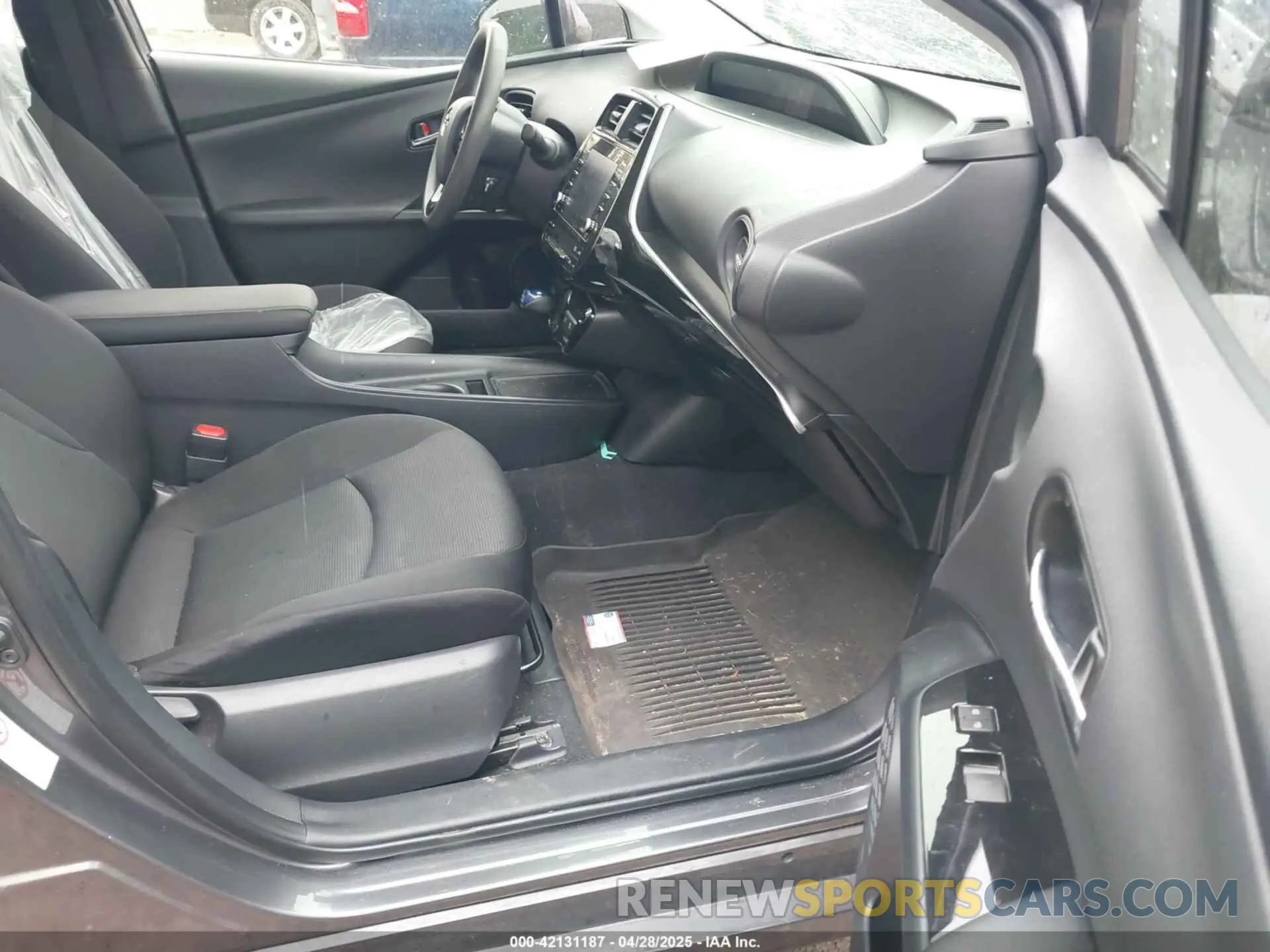 5 Photograph of a damaged car JTDKAMFU6M3140081 TOYOTA PRIUS 2021