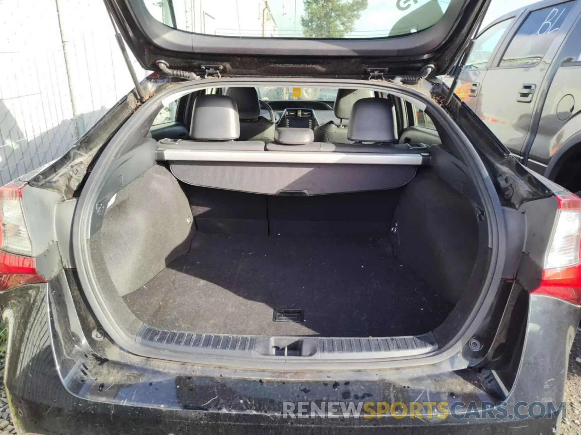 14 Photograph of a damaged car JTDKAMFU7M3136329 TOYOTA PRIUS 2021