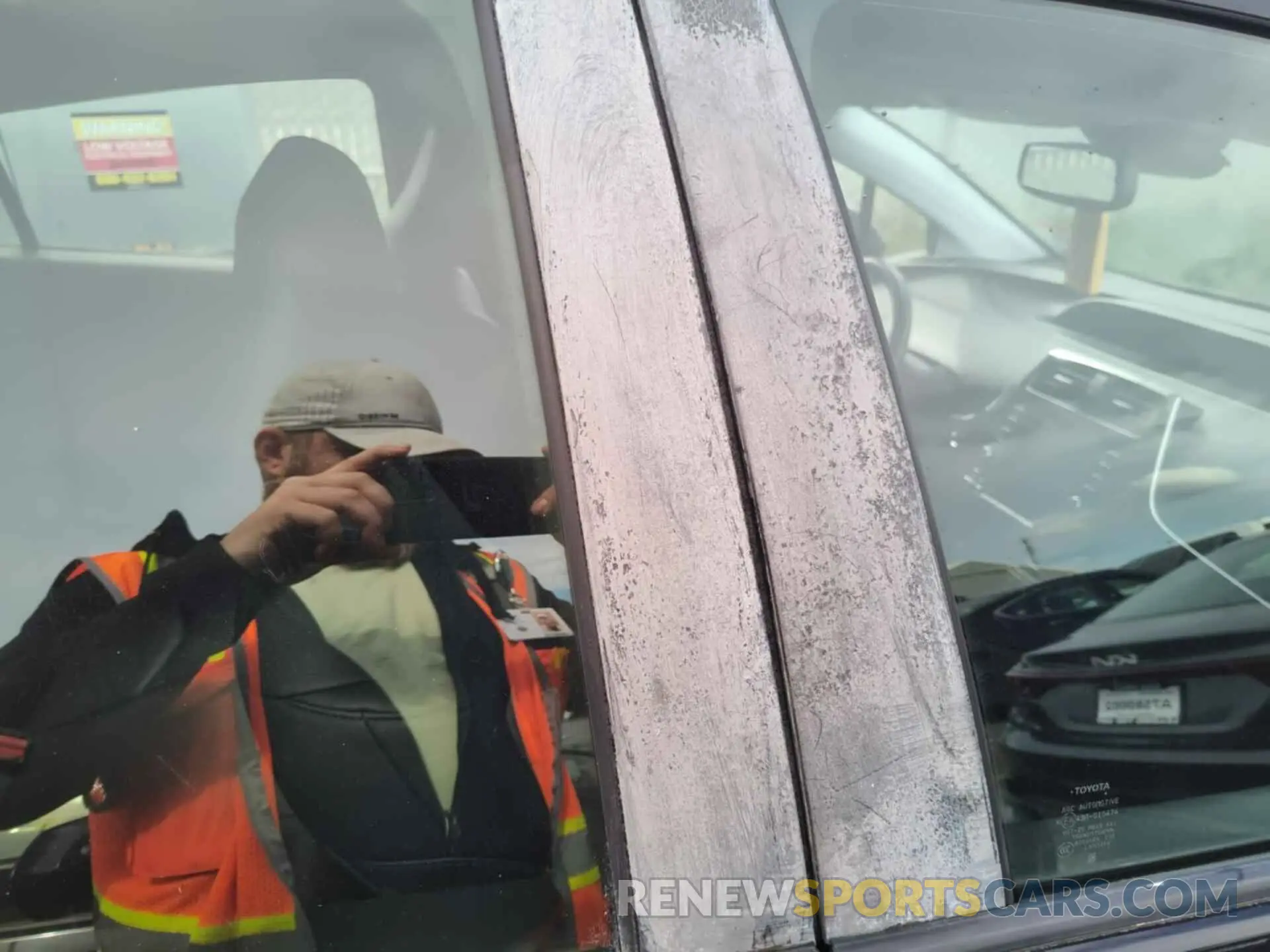 37 Photograph of a damaged car JTDKAMFU7M3136329 TOYOTA PRIUS 2021