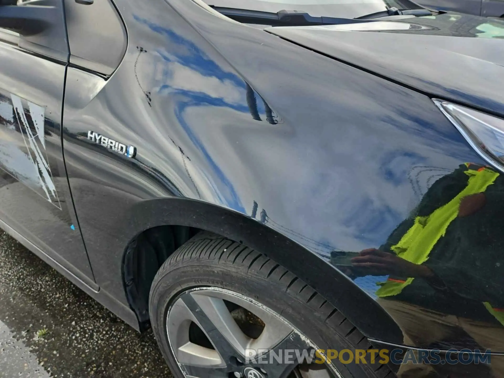 31 Photograph of a damaged car JTDKAMFU7M3136606 TOYOTA PRIUS 2021