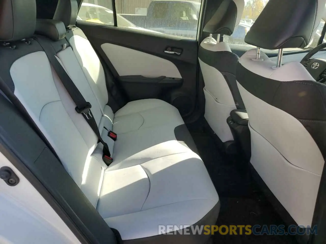 10 Photograph of a damaged car JTDKAMFU7M3136959 TOYOTA PRIUS 2021
