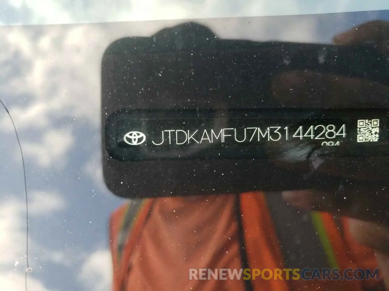 12 Photograph of a damaged car JTDKAMFU7M3144284 TOYOTA PRIUS 2021
