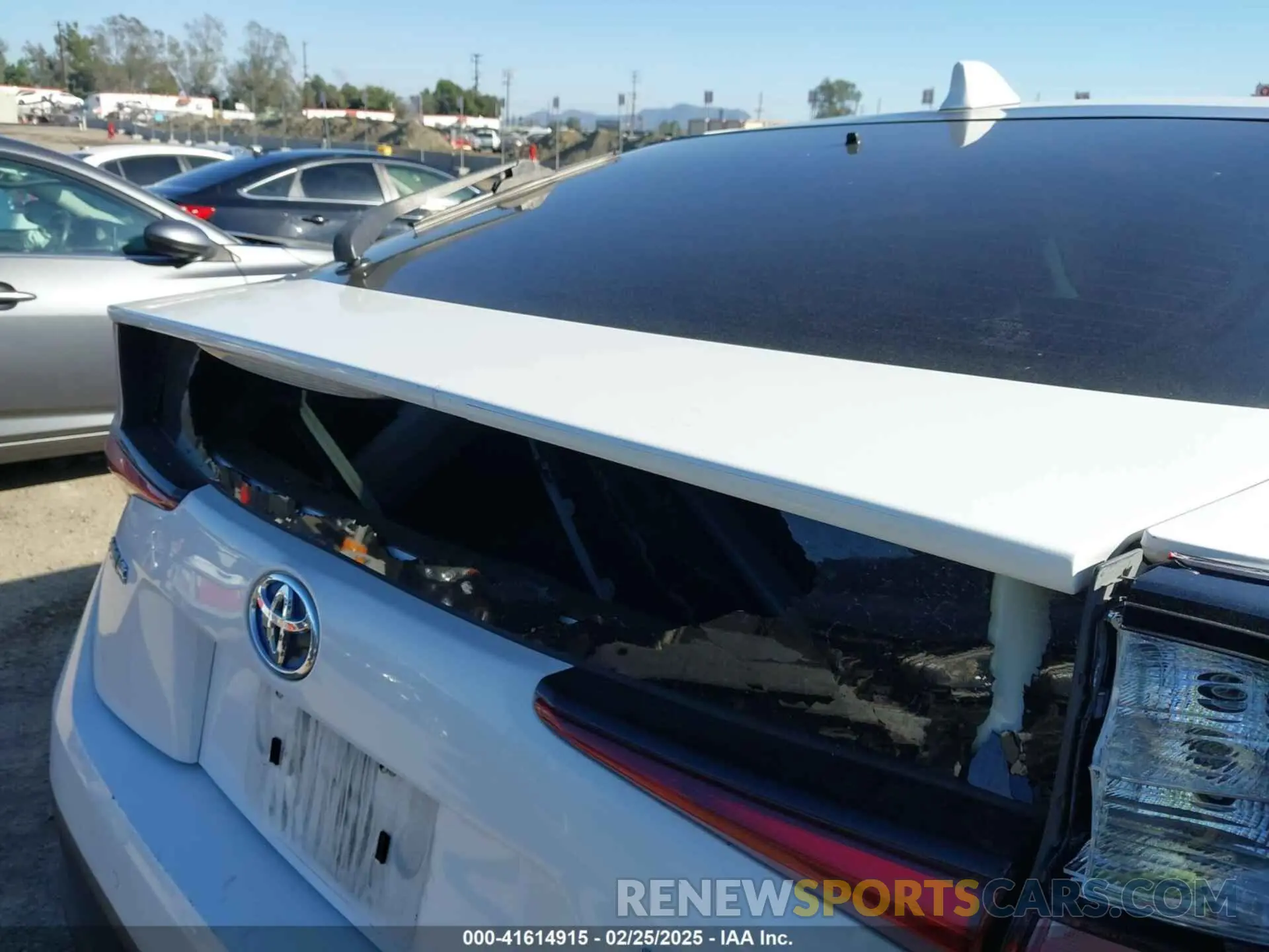 18 Photograph of a damaged car JTDKAMFU7M3148089 TOYOTA PRIUS 2021