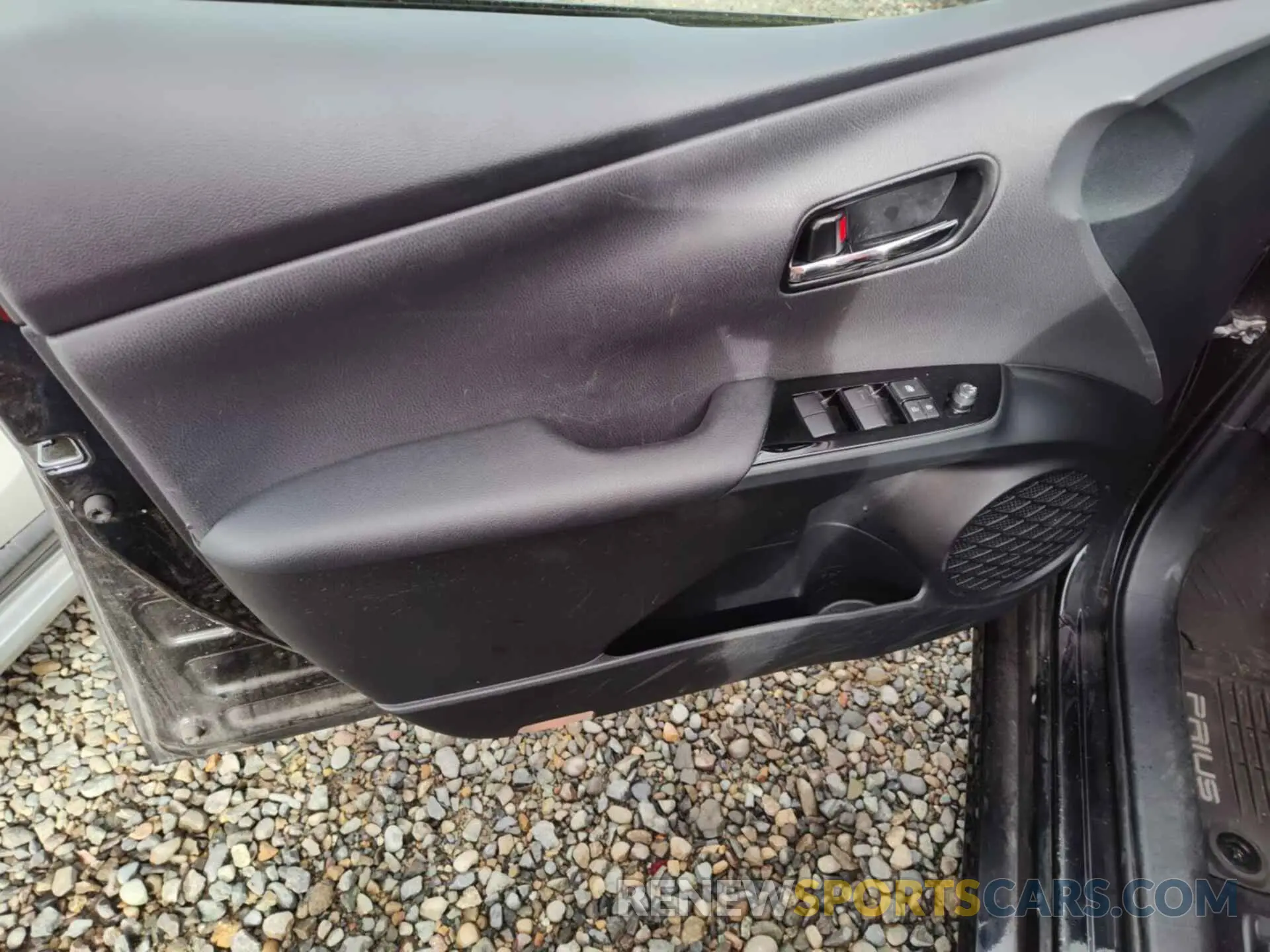 26 Photograph of a damaged car JTDKAMFU8M3136257 TOYOTA PRIUS 2021
