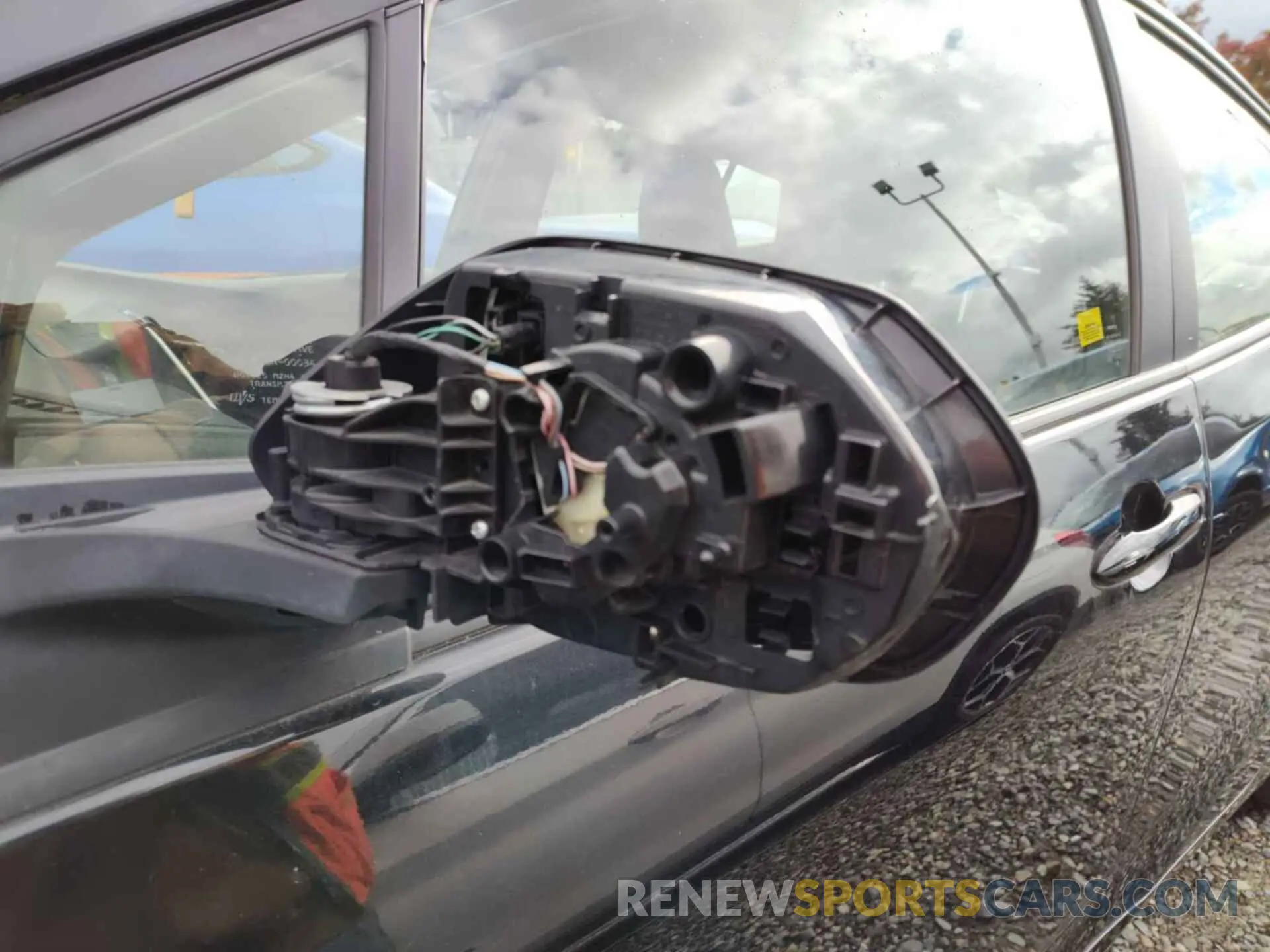 30 Photograph of a damaged car JTDKAMFU8M3136257 TOYOTA PRIUS 2021