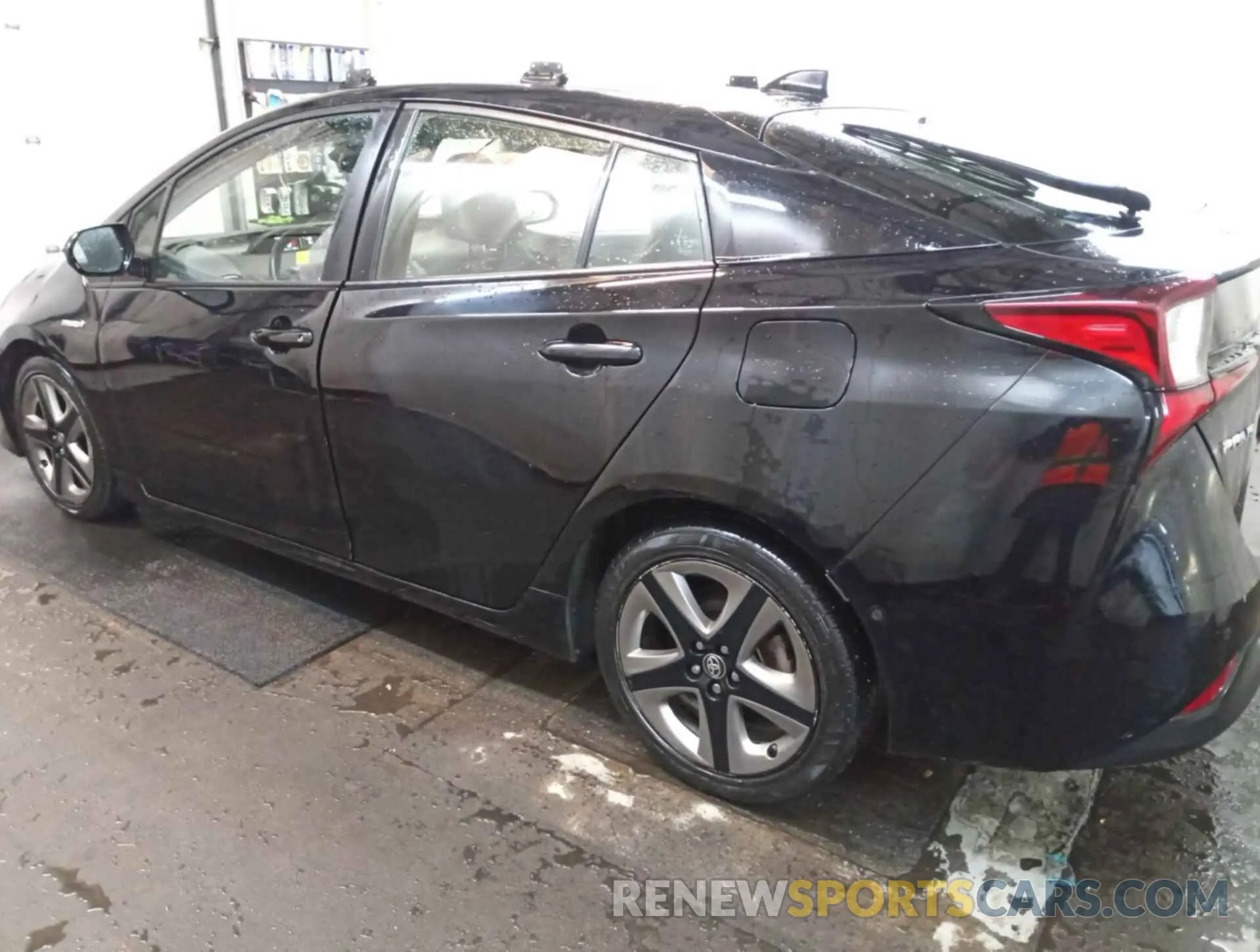 38 Photograph of a damaged car JTDKAMFU8M3136257 TOYOTA PRIUS 2021