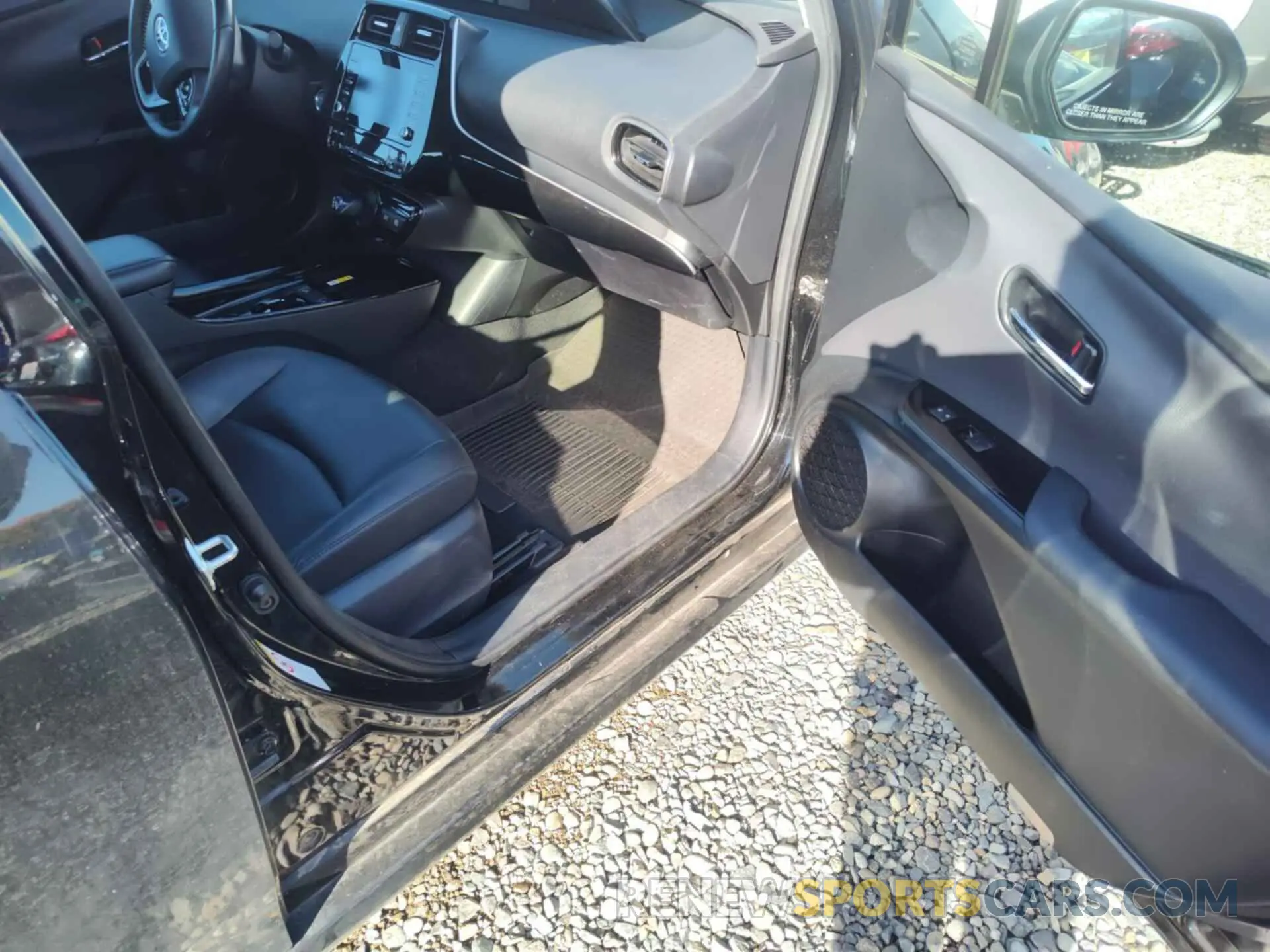 27 Photograph of a damaged car JTDKAMFU8M3136694 TOYOTA PRIUS 2021