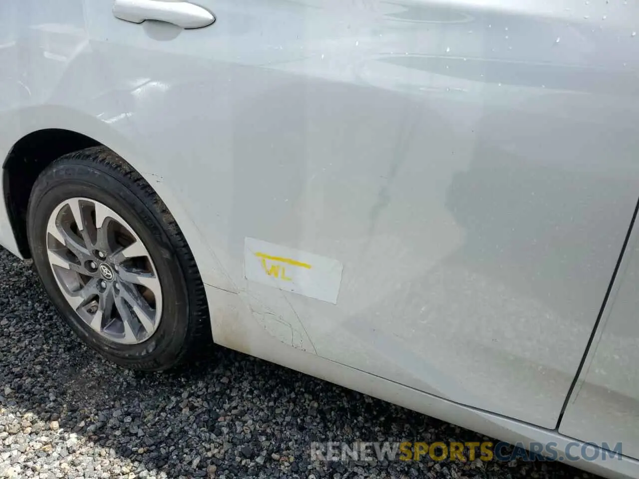 12 Photograph of a damaged car JTDKAMFU8M3139384 TOYOTA PRIUS 2021