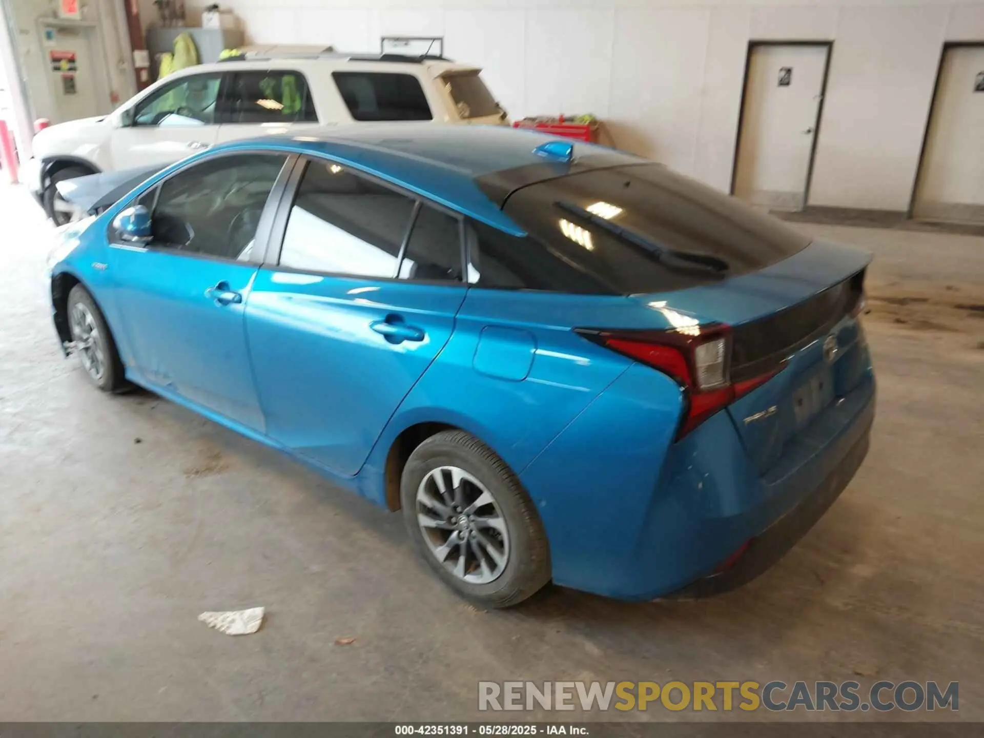 3 Photograph of a damaged car JTDKAMFU9M3133206 TOYOTA PRIUS 2021
