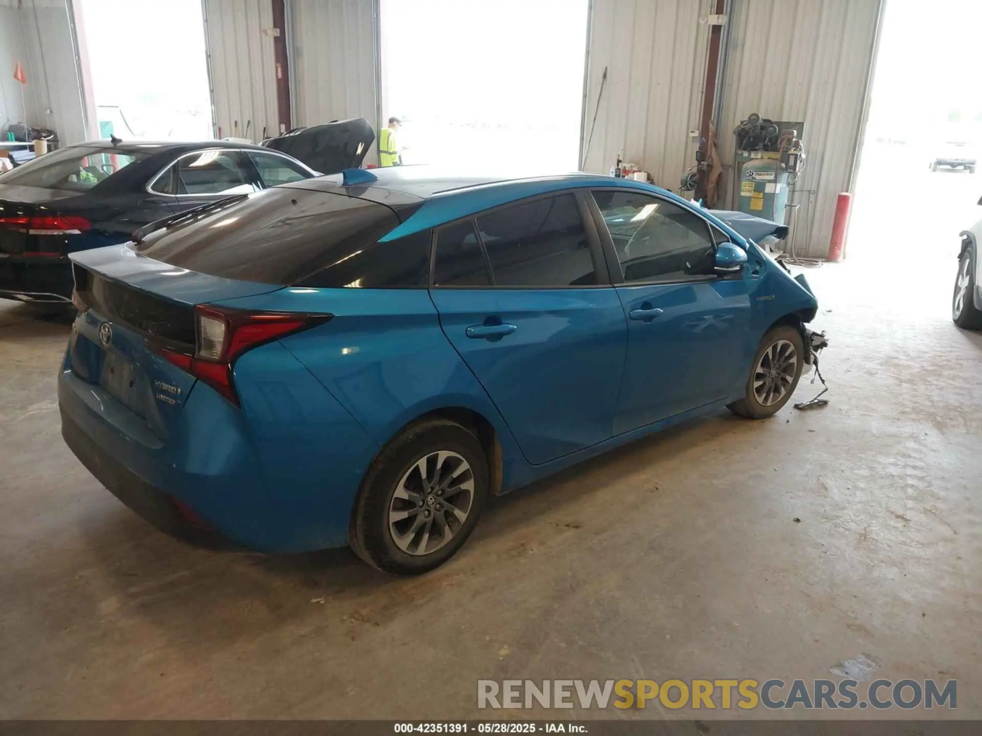 4 Photograph of a damaged car JTDKAMFU9M3133206 TOYOTA PRIUS 2021