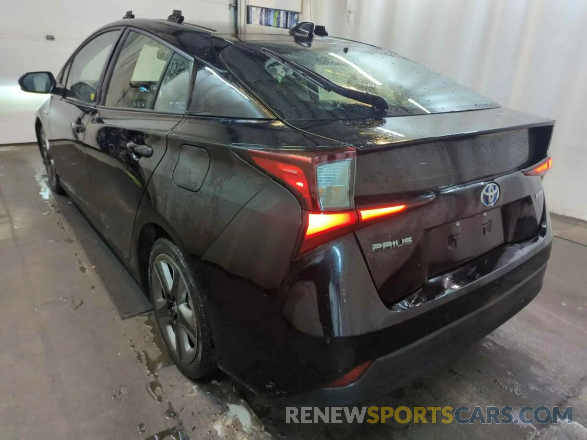 17 Photograph of a damaged car JTDKAMFU9M3136431 TOYOTA PRIUS 2021