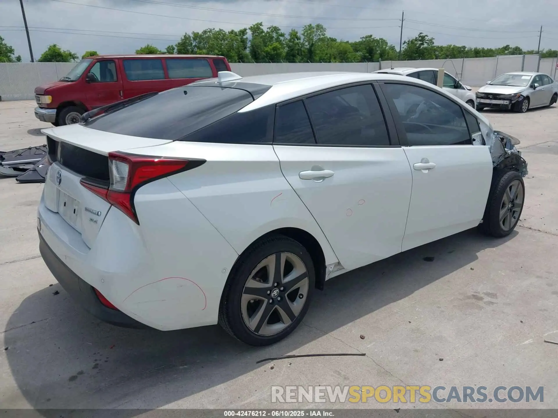4 Photograph of a damaged car JTDKAMFU9M3136865 TOYOTA PRIUS 2021