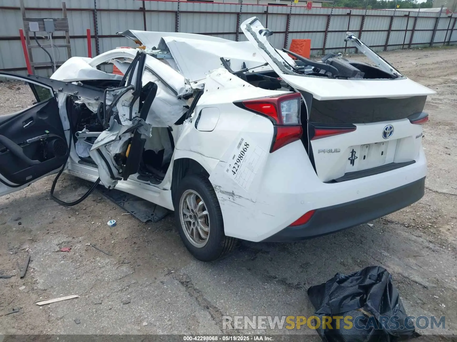 3 Photograph of a damaged car JTDKAMFU9M3144965 TOYOTA PRIUS 2021